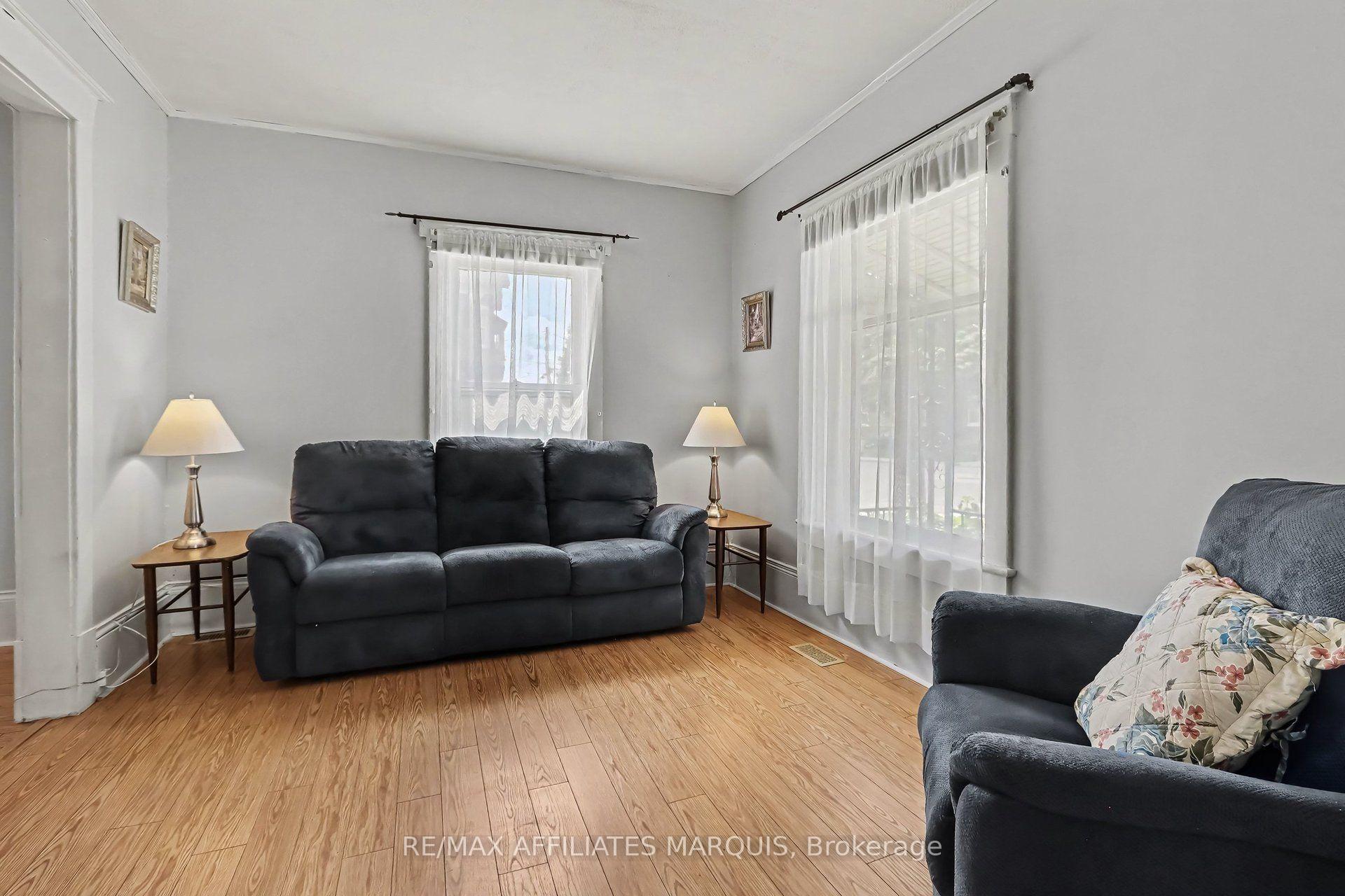 Photo 6 of 77 Russell Street E, Smiths Falls, Smiths Falls — HOMEH