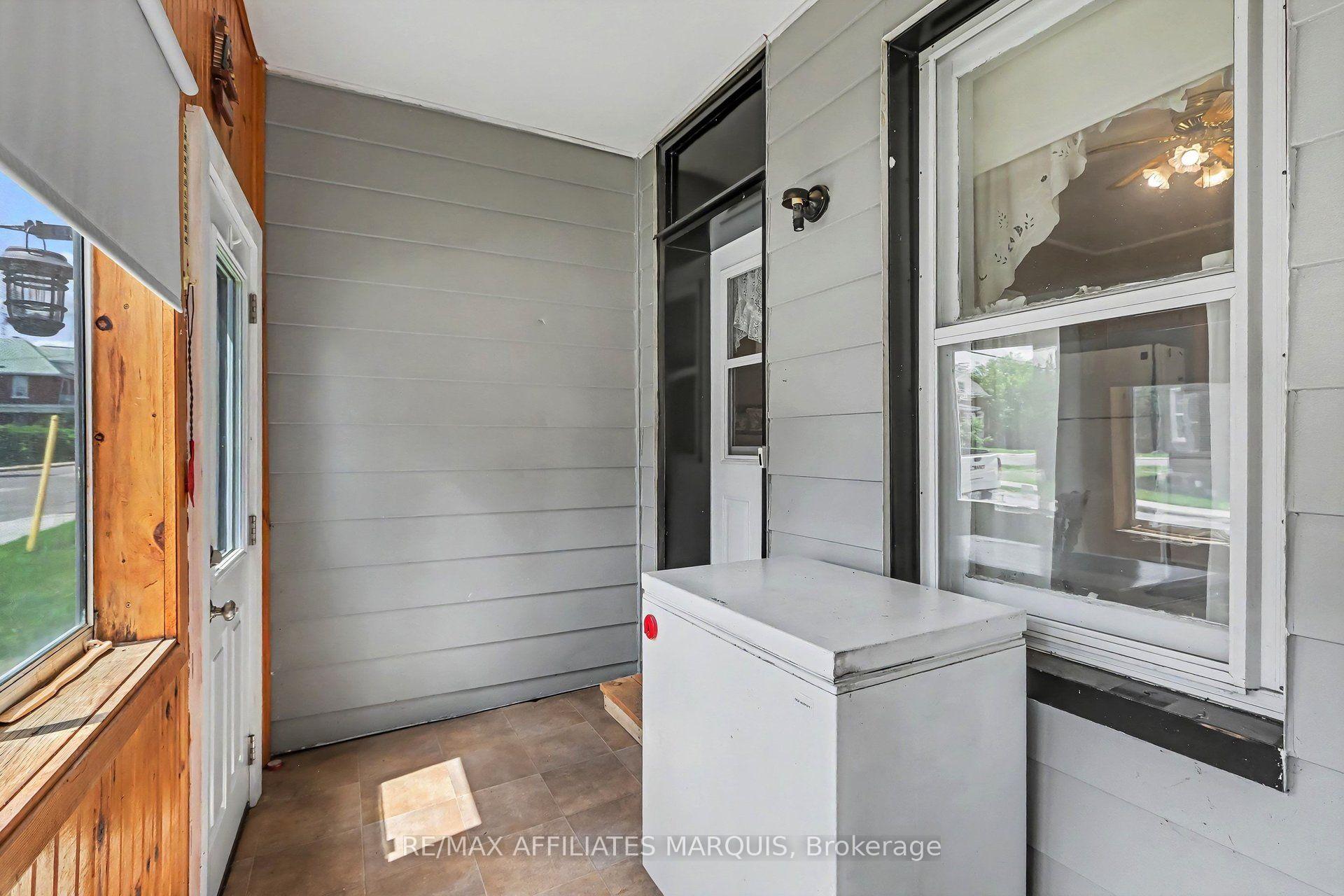 Photo 17 of 77 Russell Street E, Smiths Falls, Smiths Falls — HOMEH
