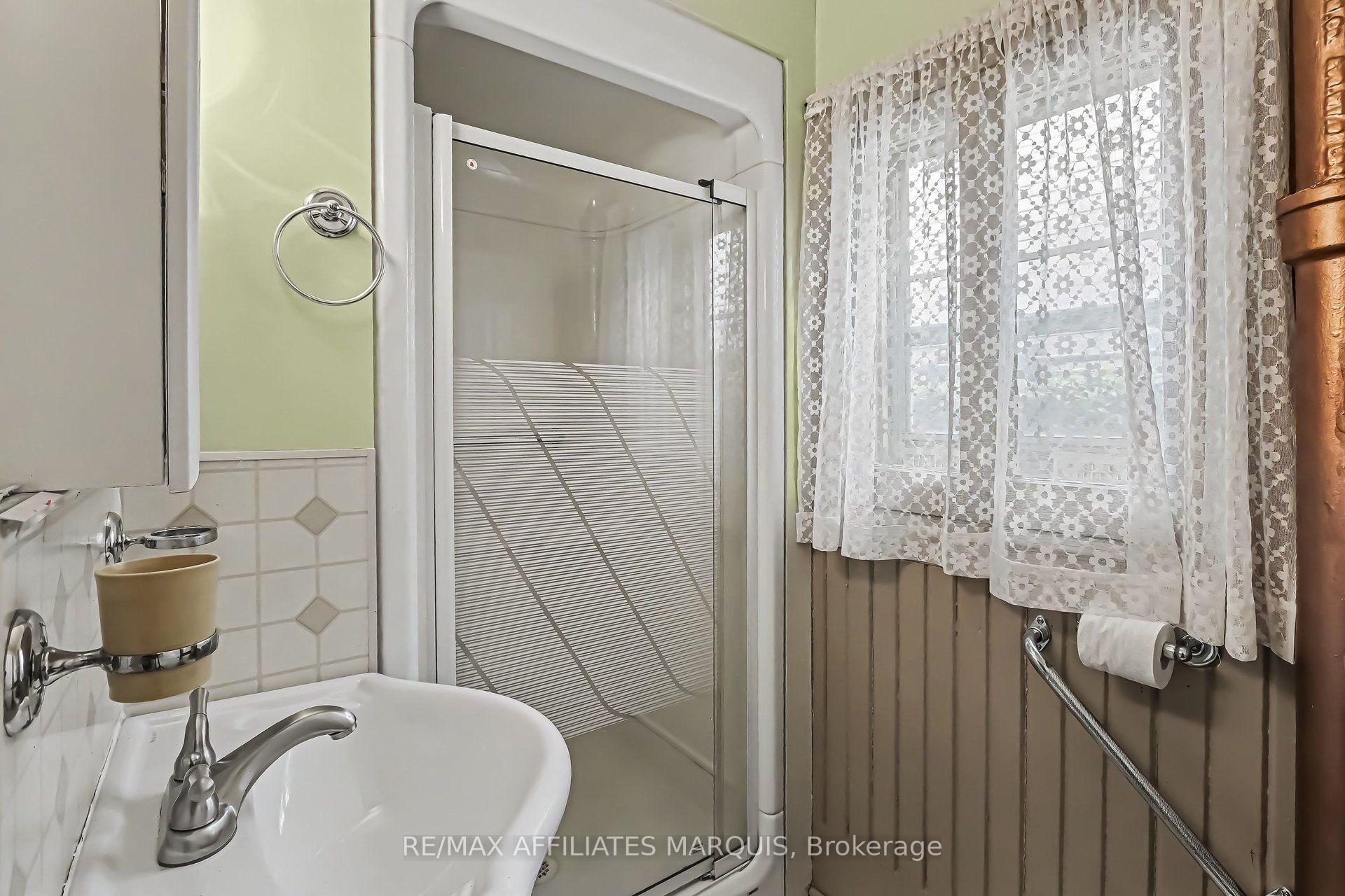 Photo 23 of 77 Russell Street E, Smiths Falls, Smiths Falls — HOMEH