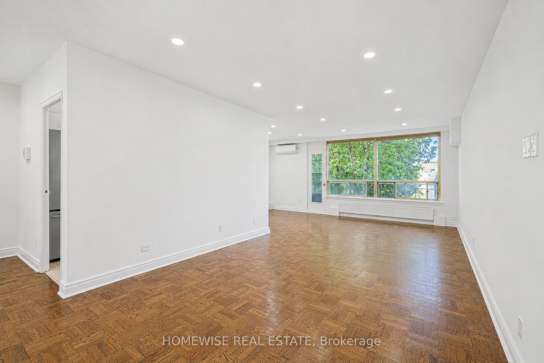 Photo 2 of Unit 401, 2500 Bathurst Street, Toronto, Forest Hill North — HOMEH