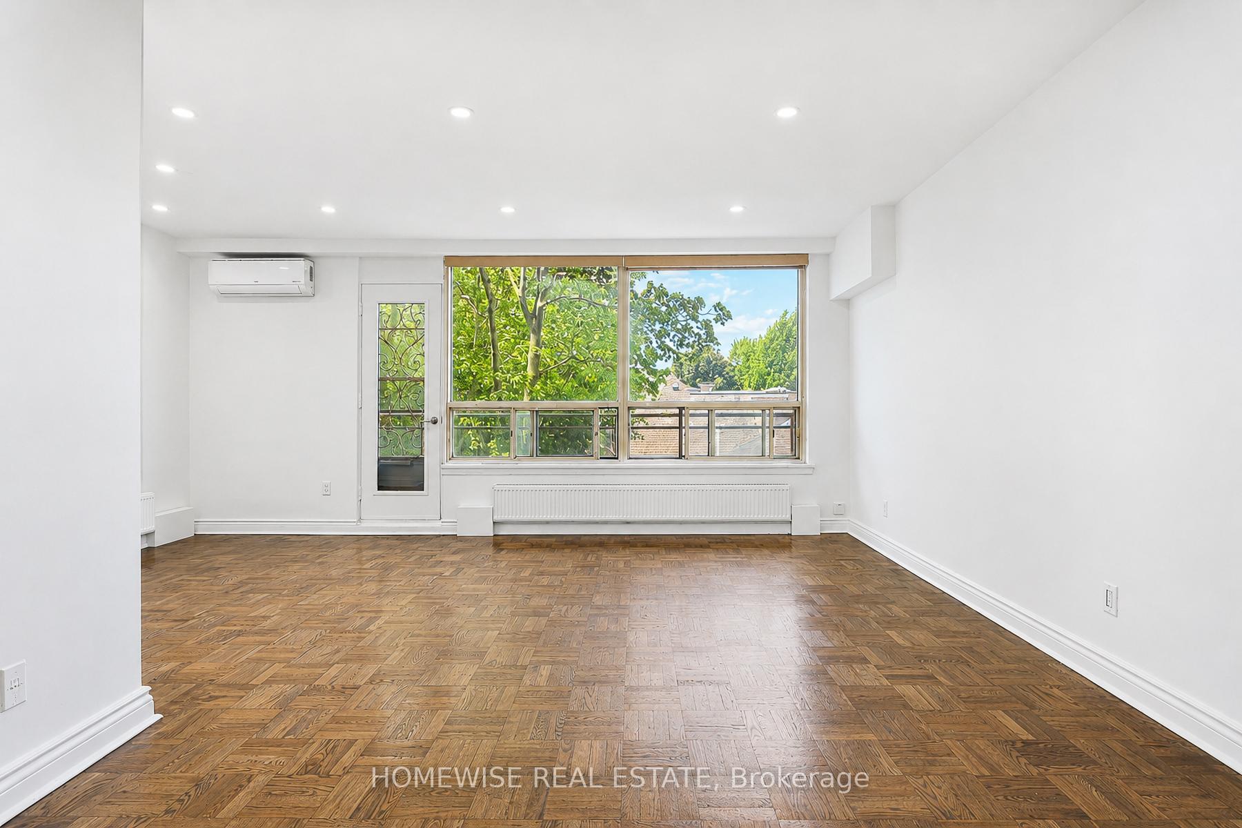 Photo 3 of Unit 401, 2500 Bathurst Street, Toronto, Forest Hill North — HOMEH