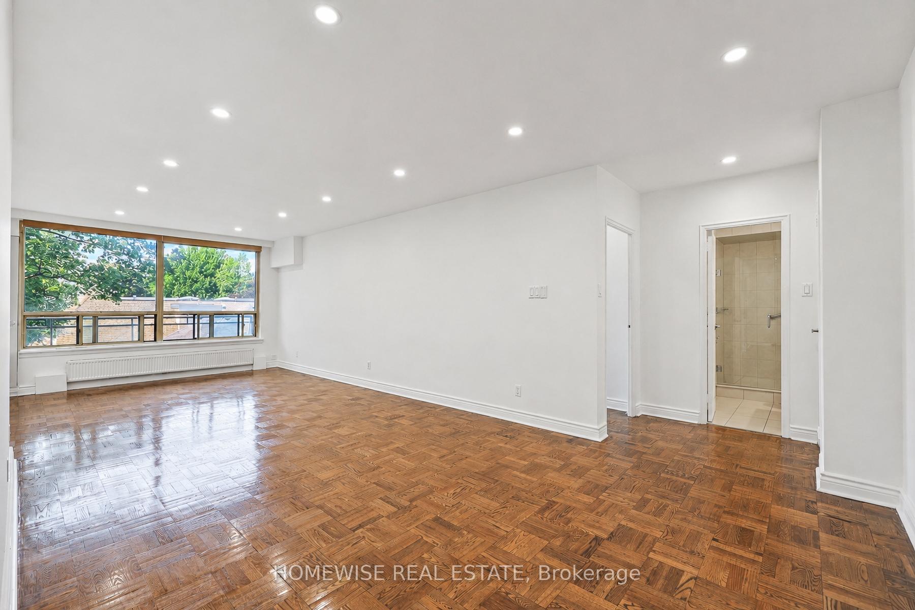 Photo 4 of Unit 401, 2500 Bathurst Street, Toronto, Forest Hill North — HOMEH