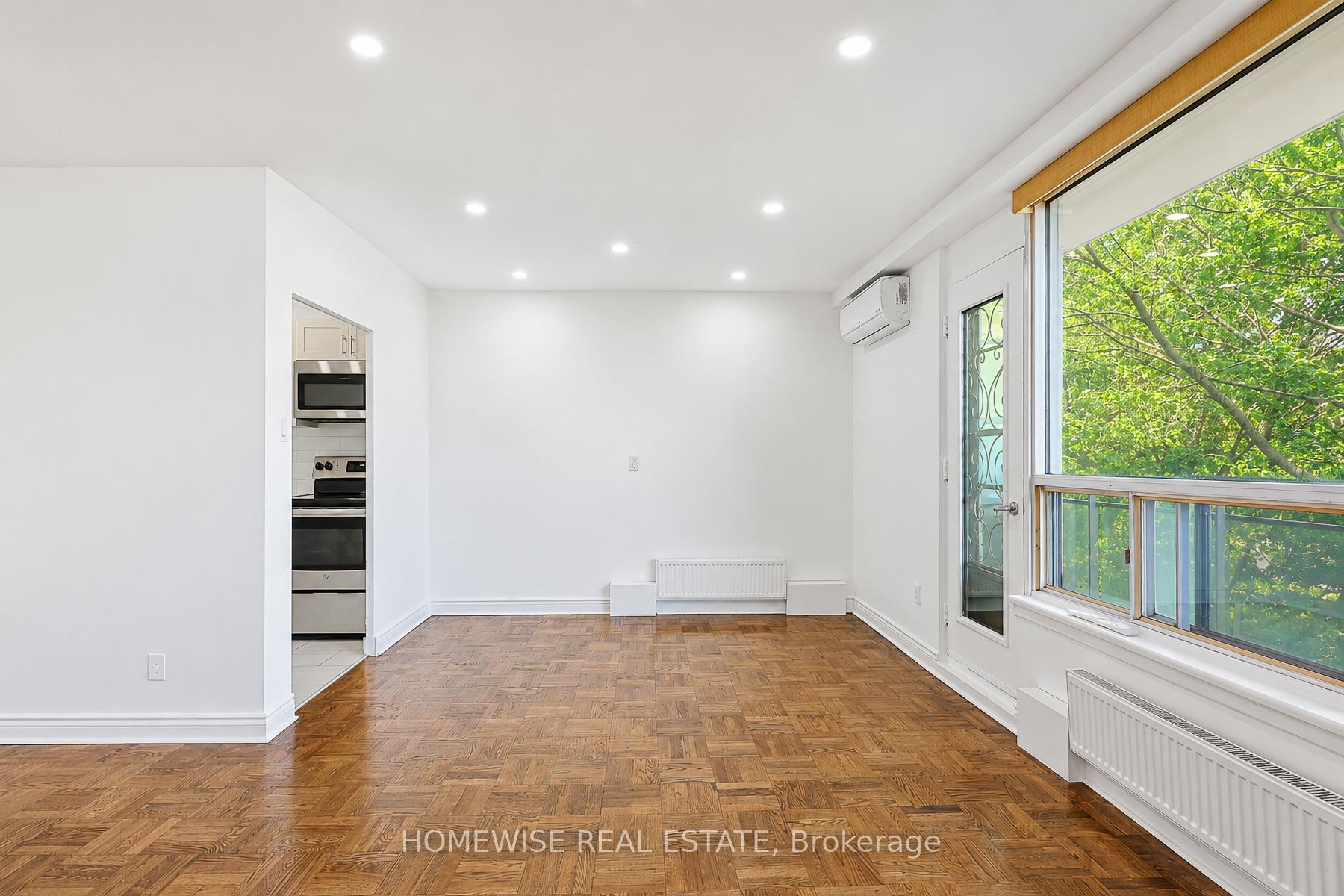 Photo 5 of Unit 401, 2500 Bathurst Street, Toronto, Forest Hill North — HOMEH
