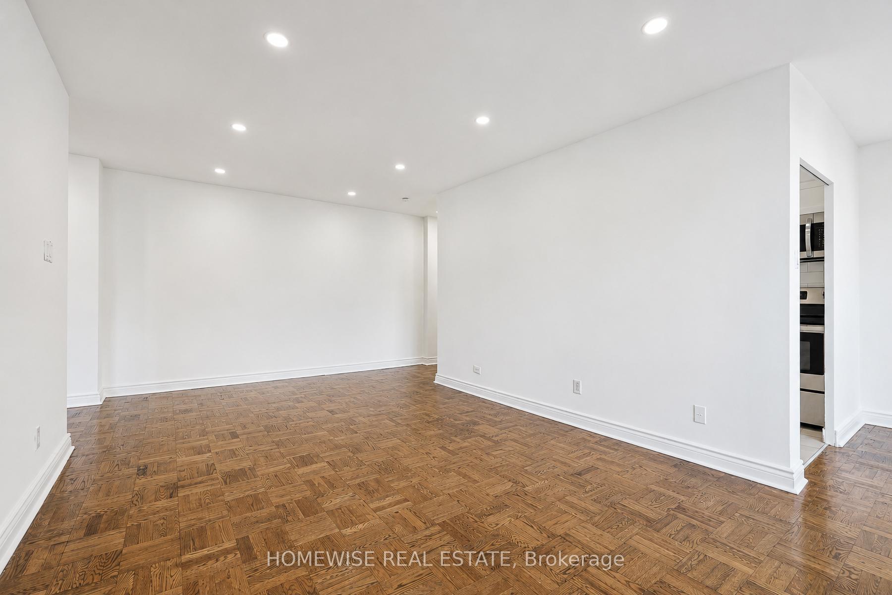 Photo 6 of Unit 401, 2500 Bathurst Street, Toronto, Forest Hill North — HOMEH