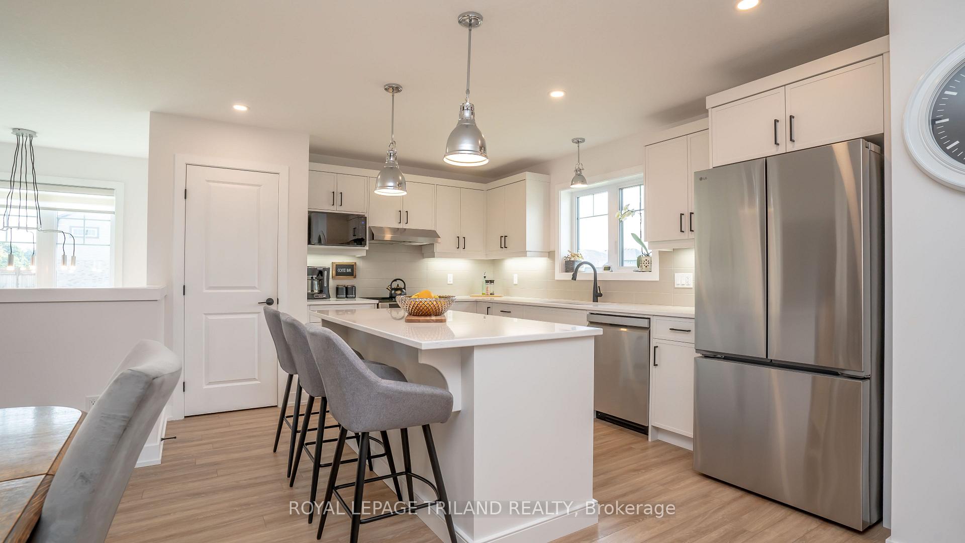 Photo 9 of 138 Renaissance Drive, St. Thomas — HOMEH