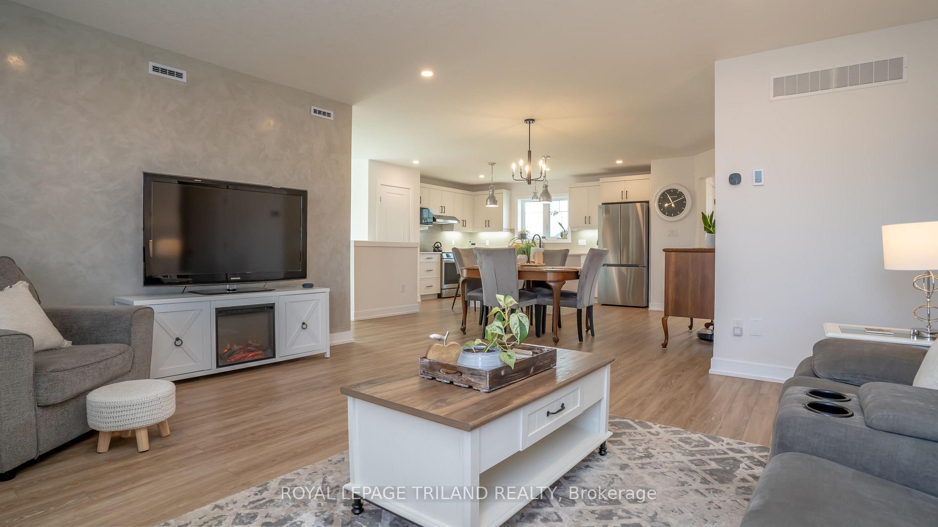 Photo 12 of 138 Renaissance Drive, St. Thomas — HOMEH