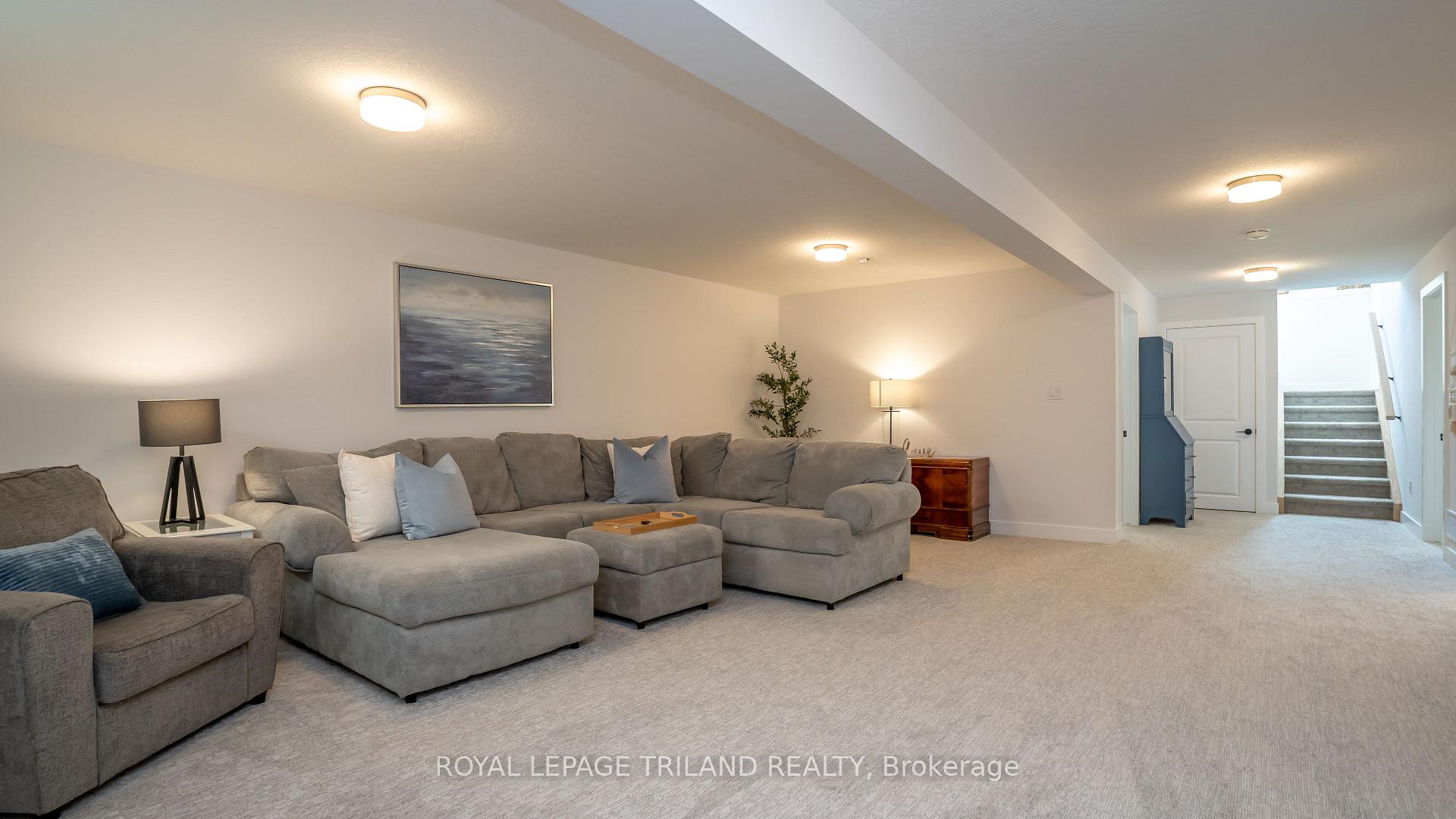 Photo 23 of 138 Renaissance Drive, St. Thomas — HOMEH