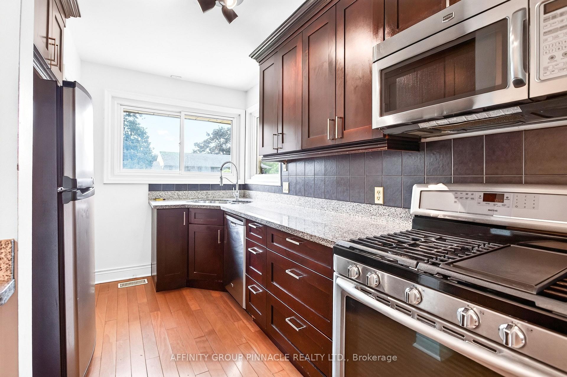 Photo 12 of 40 Switzer Drive, Oshawa, Centennial — HOMEH