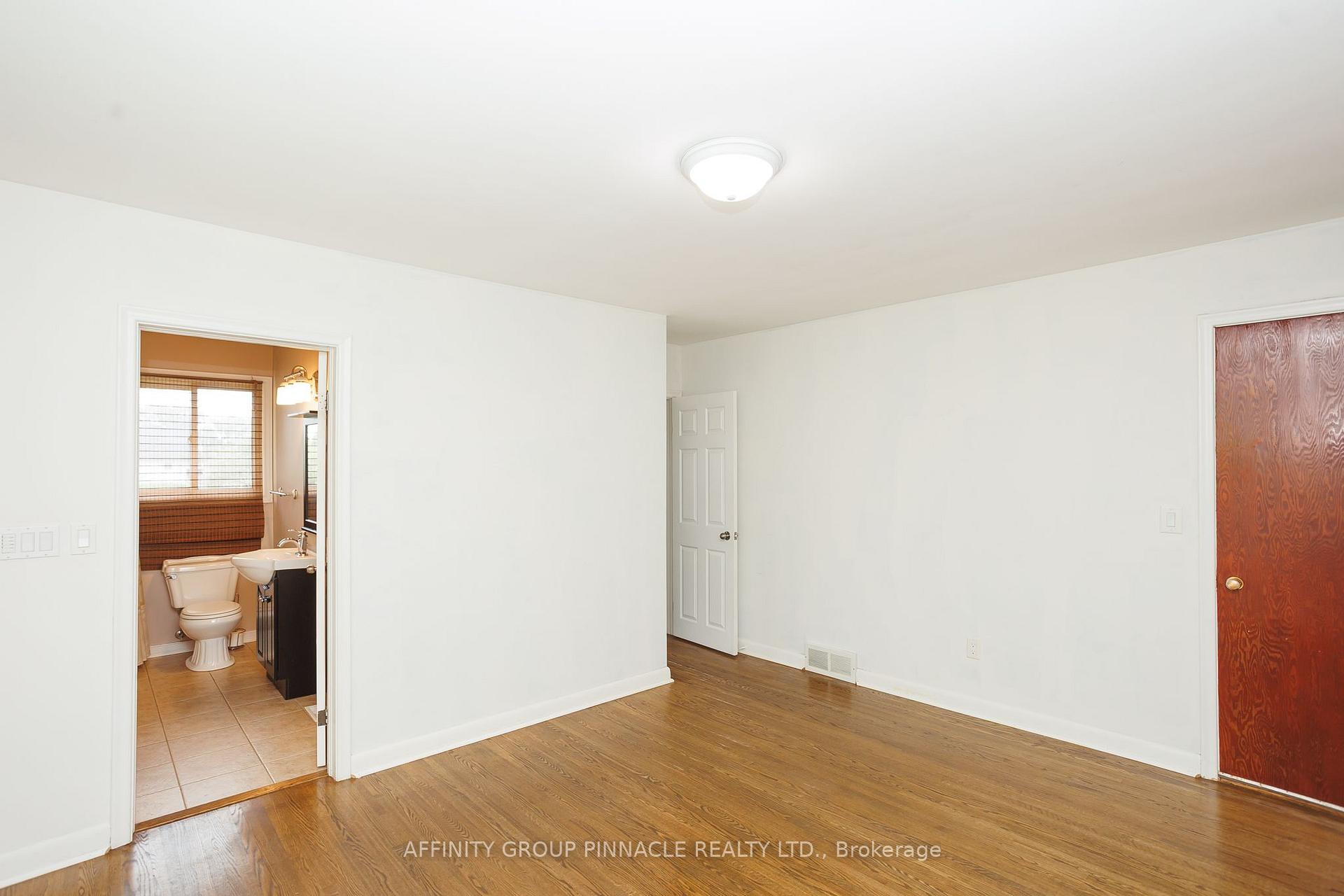 Photo 24 of 40 Switzer Drive, Oshawa, Centennial — HOMEH