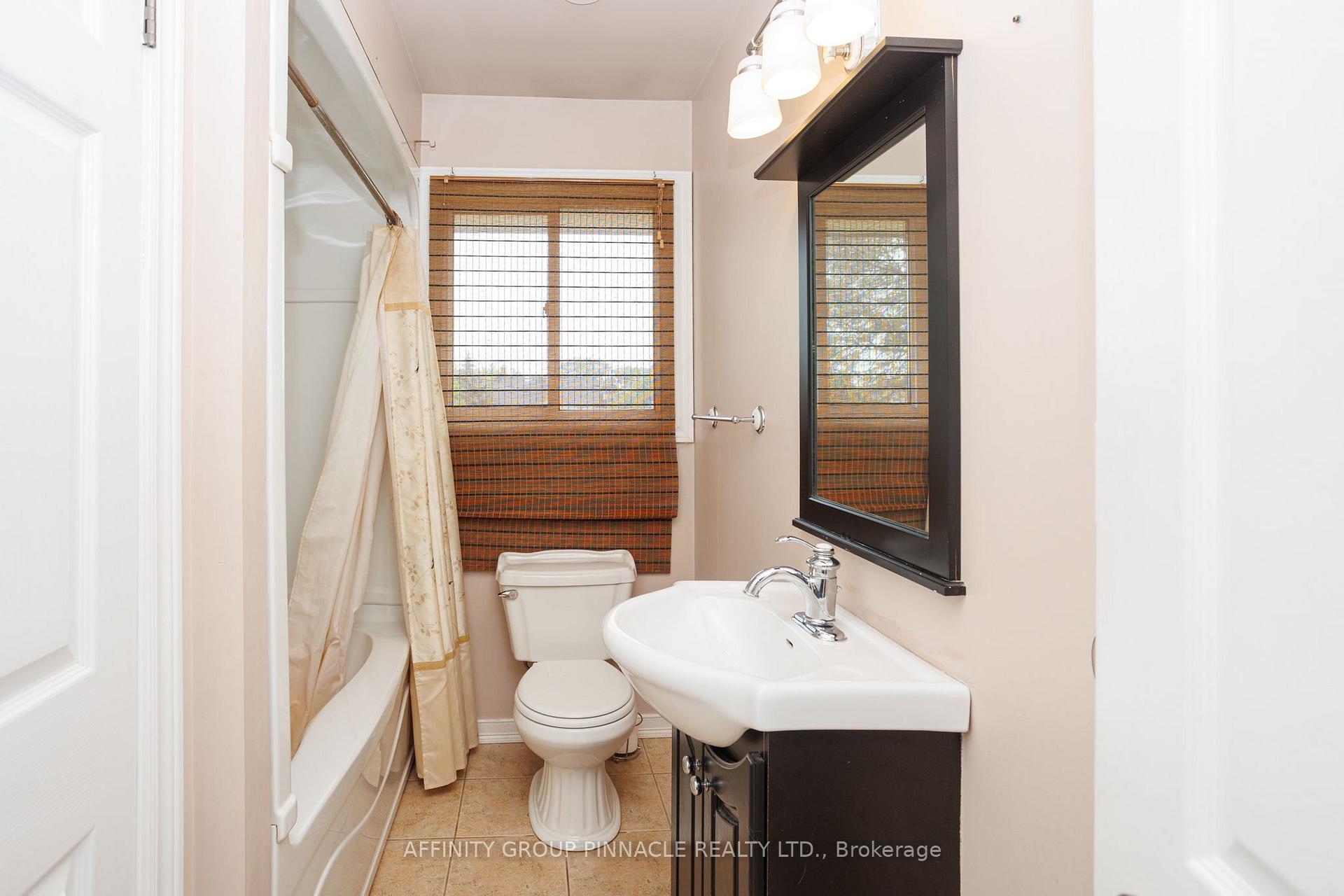 Photo 25 of 40 Switzer Drive, Oshawa, Centennial — HOMEH