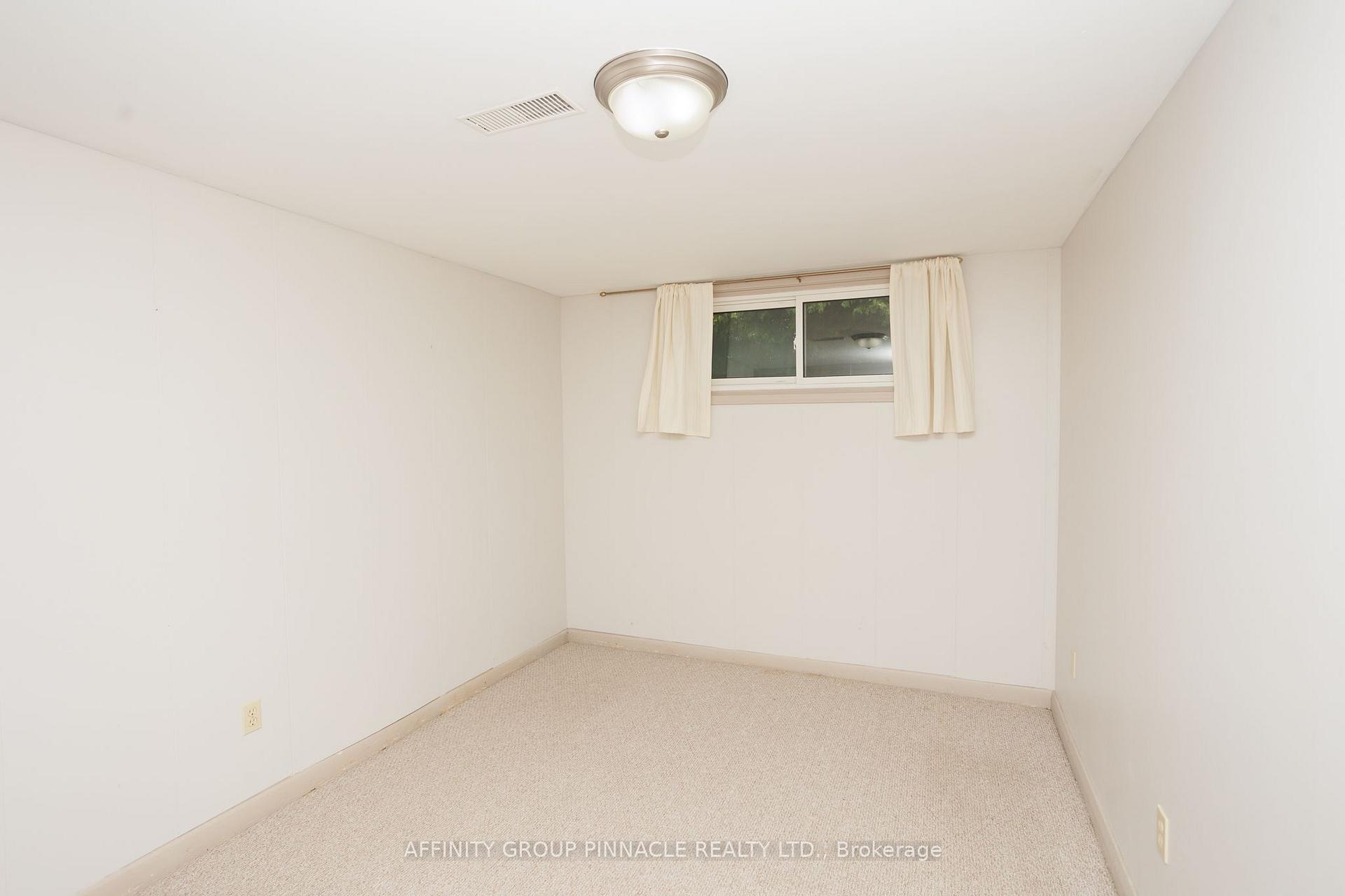 Photo 33 of 40 Switzer Drive, Oshawa, Centennial — HOMEH