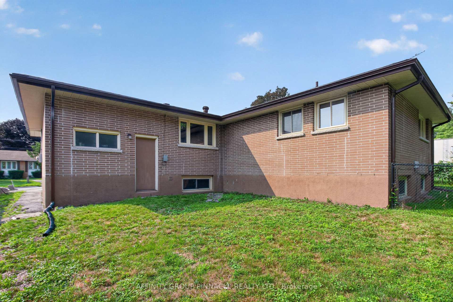 Photo 38 of 40 Switzer Drive, Oshawa, Centennial — HOMEH