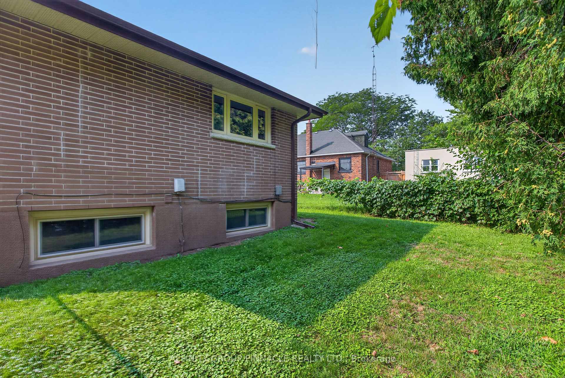 Photo 42 of 40 Switzer Drive, Oshawa, Centennial — HOMEH