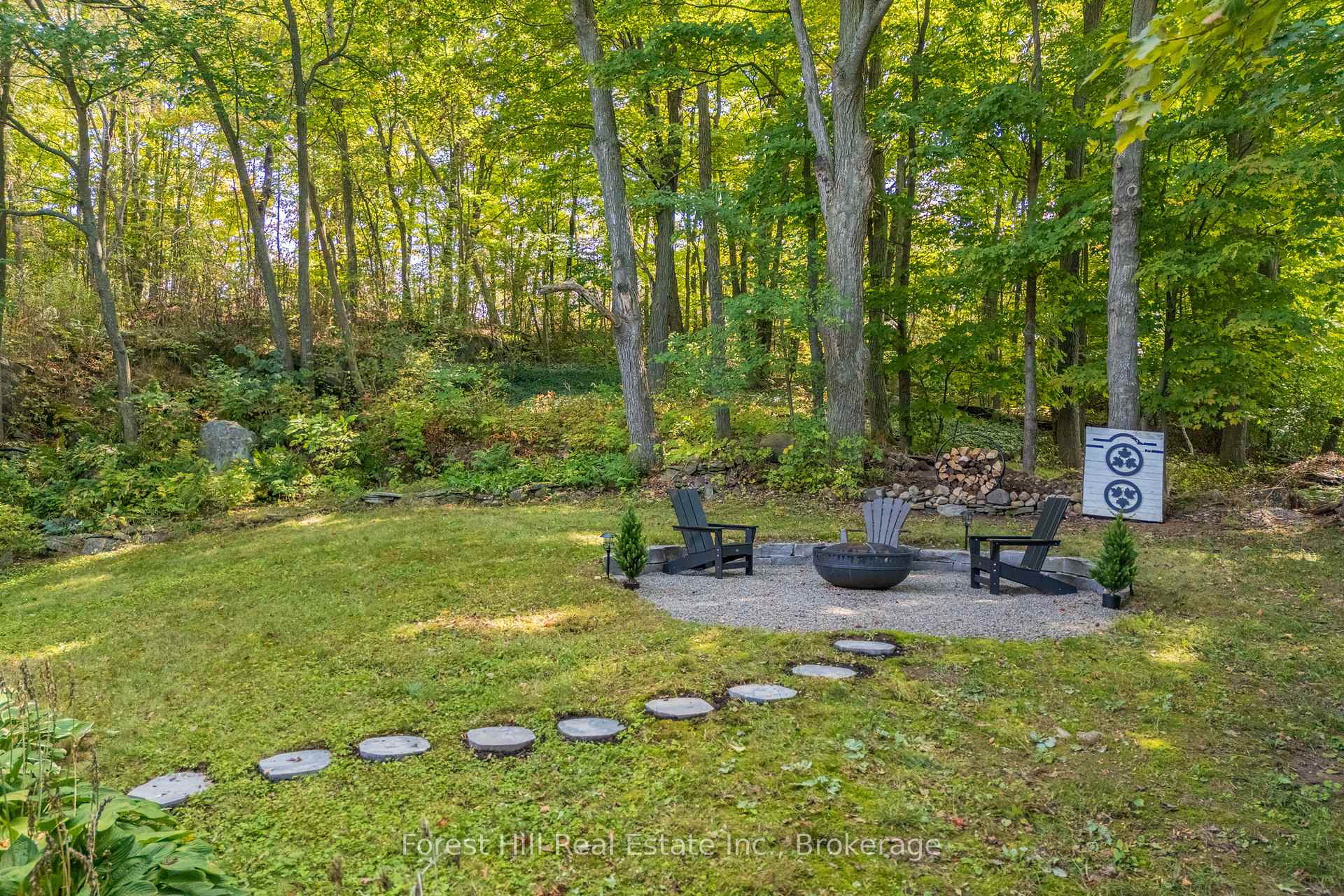 Front of 1 Maplecrest Court