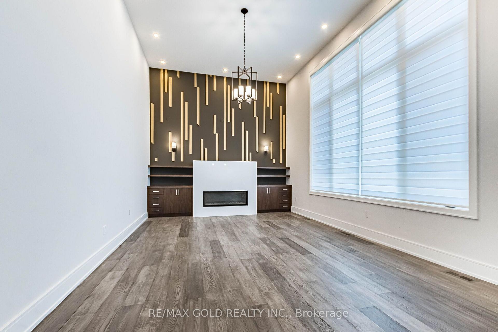 Photo 8 of 550 Vanessa Crescent, Mississauga, Lorne Park — HOMEH