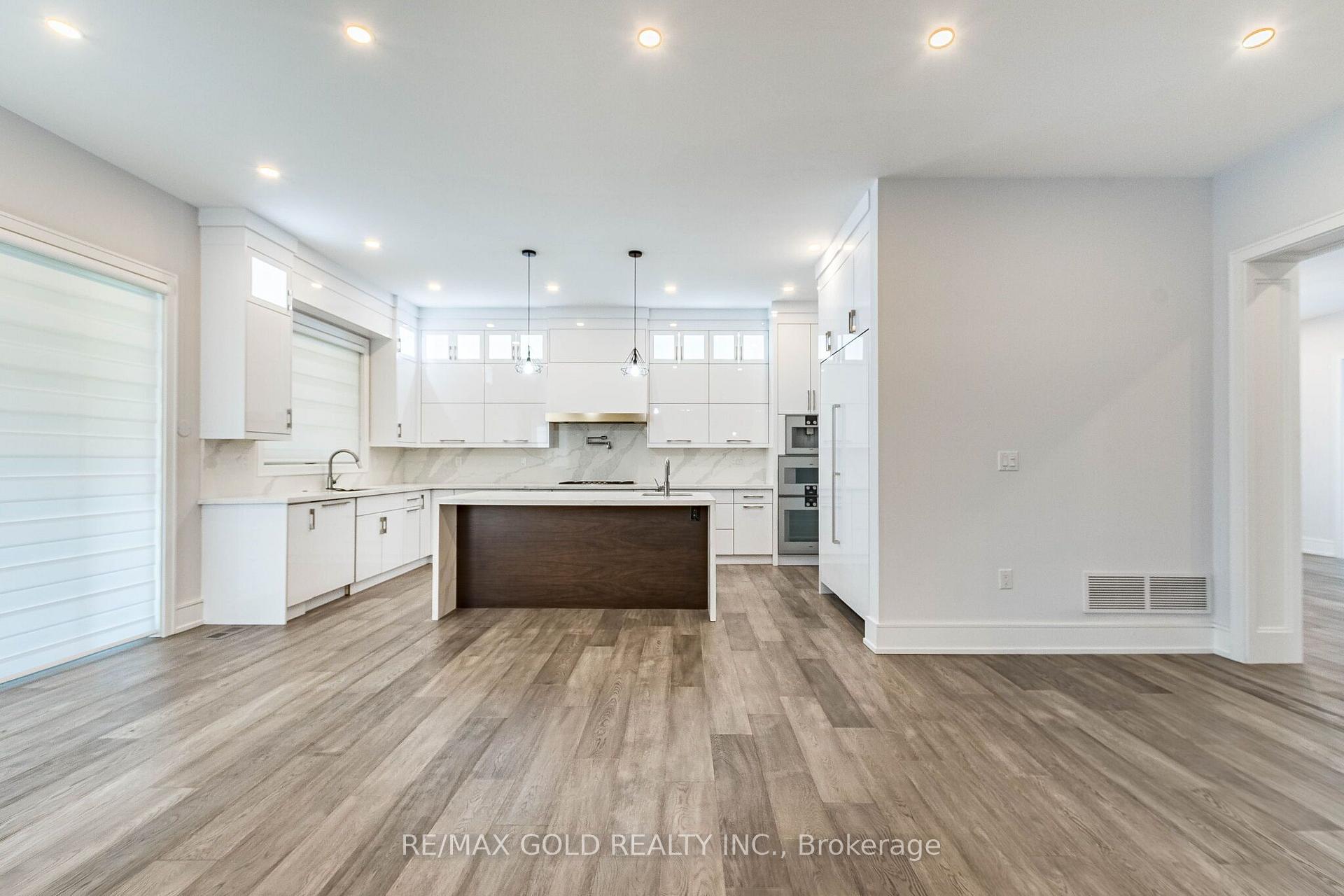 Photo 9 of 550 Vanessa Crescent, Mississauga, Lorne Park — HOMEH