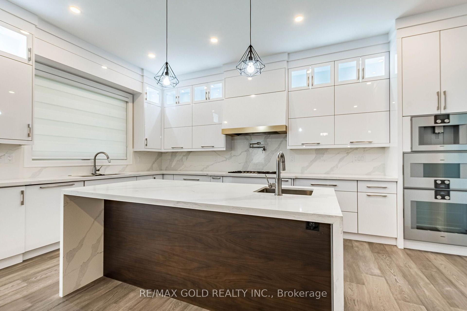 Photo 10 of 550 Vanessa Crescent, Mississauga, Lorne Park — HOMEH