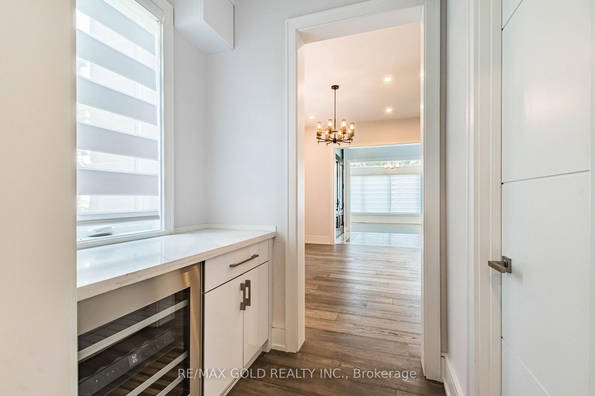 Photo 11 of 550 Vanessa Crescent, Mississauga, Lorne Park — HOMEH