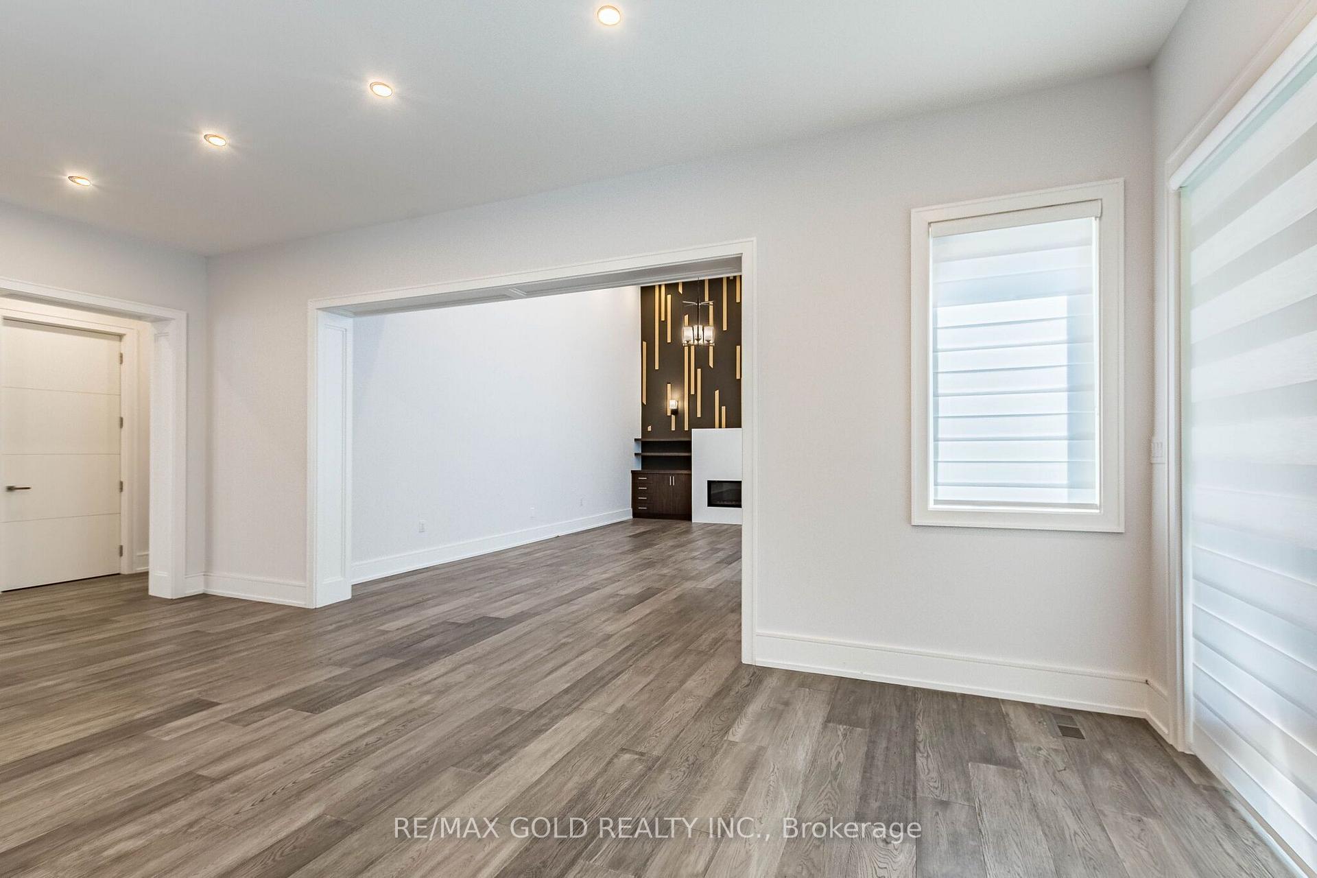 Photo 12 of 550 Vanessa Crescent, Mississauga, Lorne Park — HOMEH