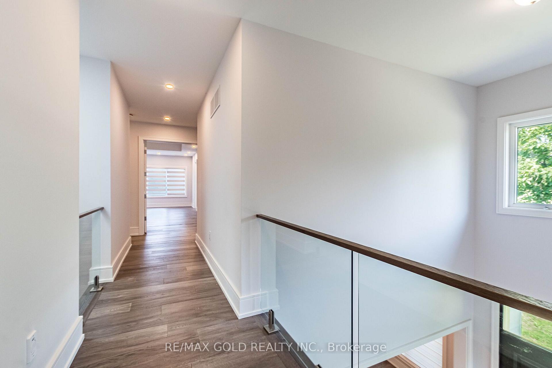 Photo 16 of 550 Vanessa Crescent, Mississauga, Lorne Park — HOMEH