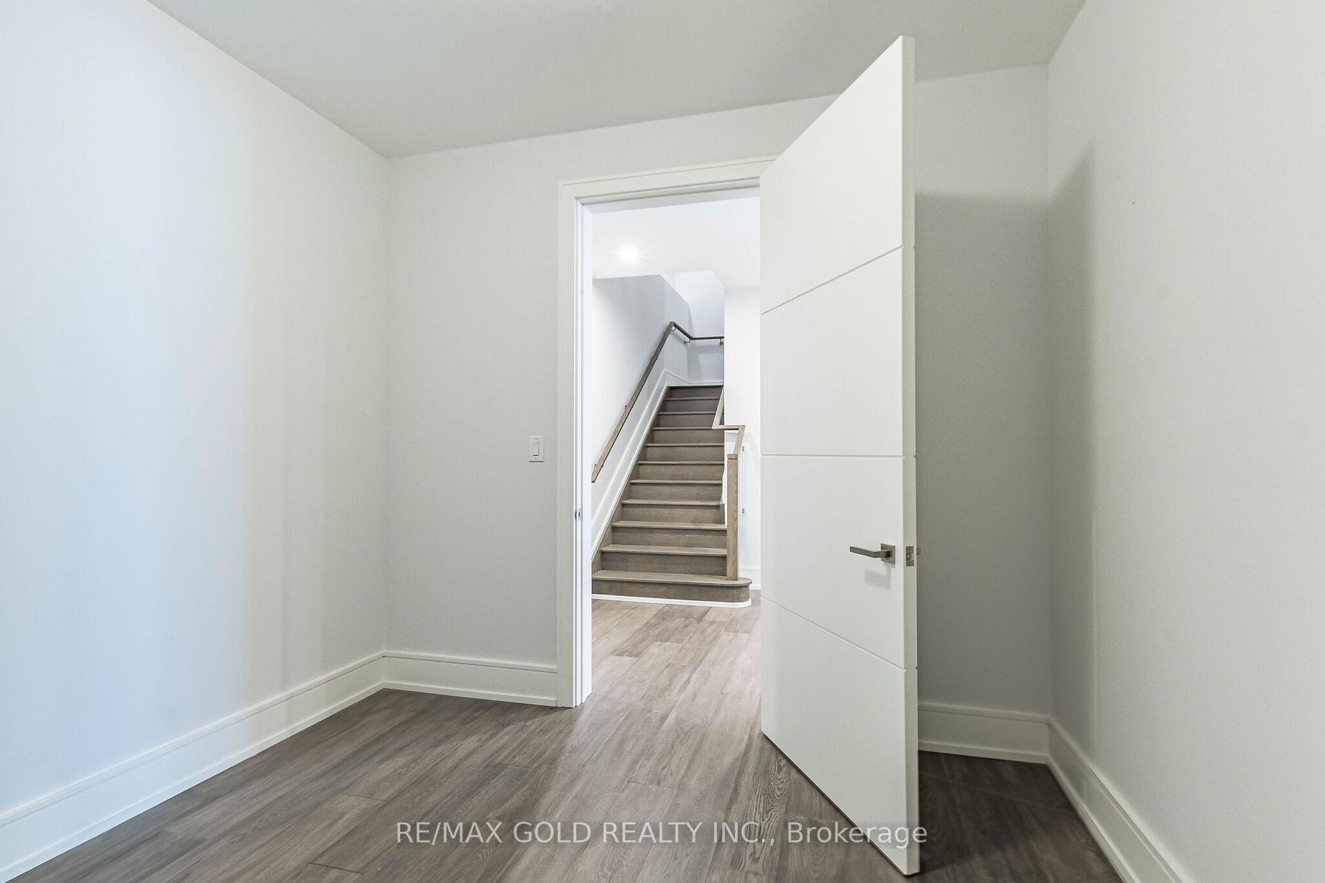 Photo 39 of 550 Vanessa Crescent, Mississauga, Lorne Park — HOMEH