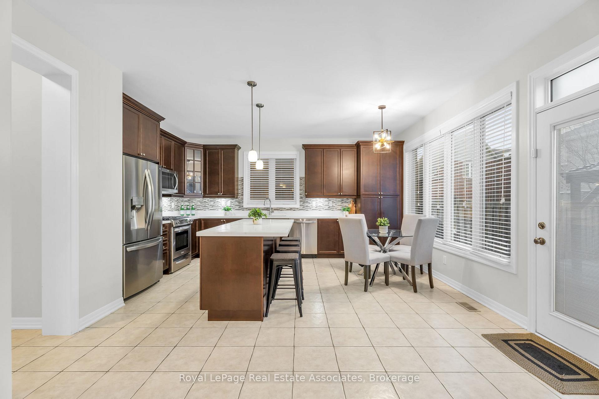 Photo 7 of 879 Etherington Way, Milton, Harrison — HOMEH