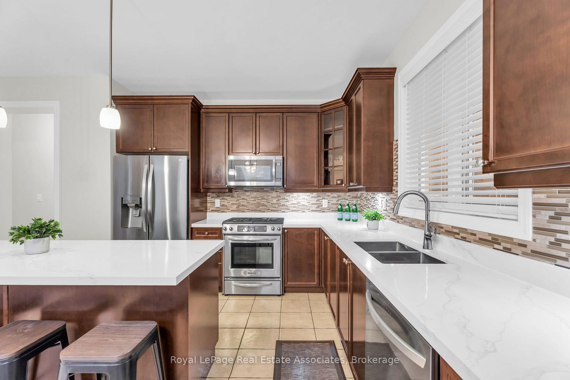 Photo 11 of 879 Etherington Way, Milton, Harrison — HOMEH