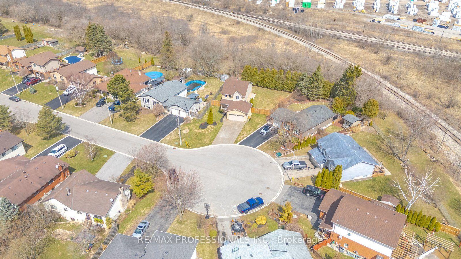 Photo 3 of 200 Morrison Drive, Haldimand — HOMEH