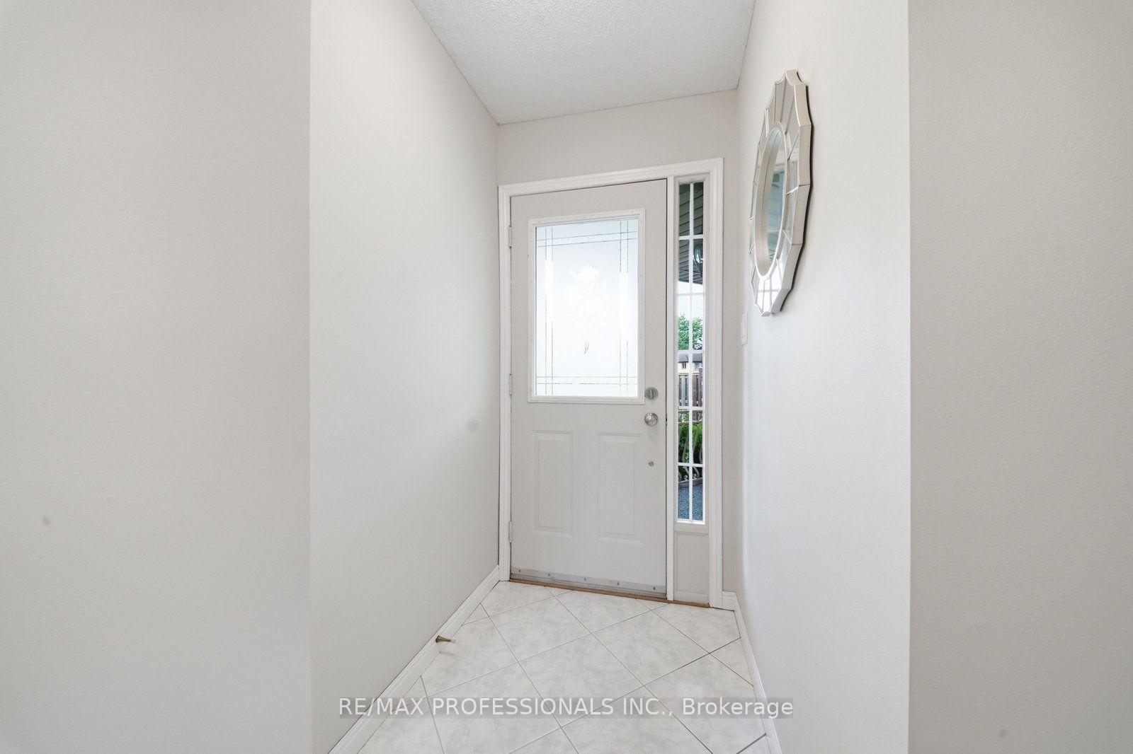 Photo 6 of 200 Morrison Drive, Haldimand — HOMEH