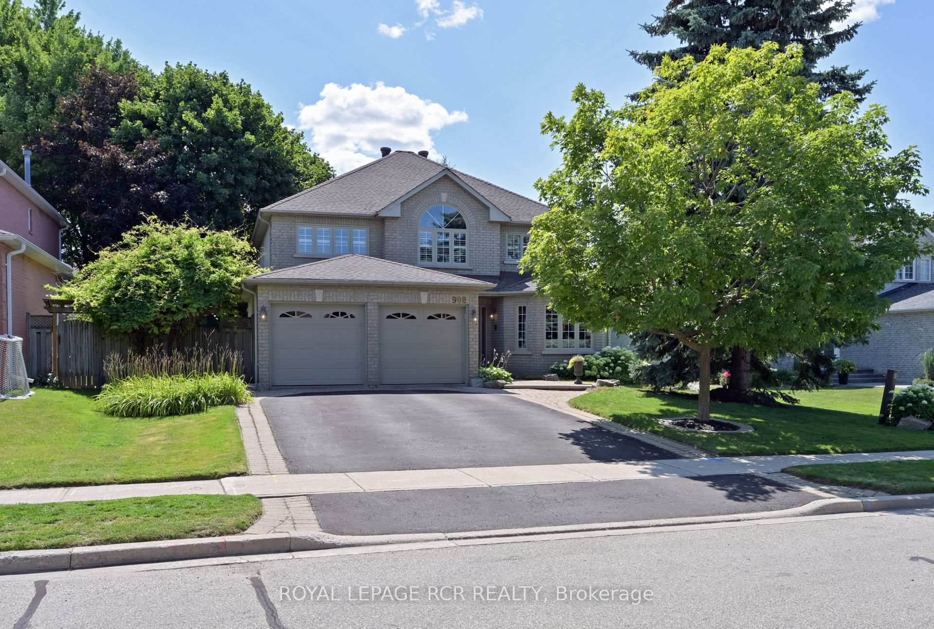 Photo 2 of 908 Schaeffer Outlook, Newmarket, Stonehaven-Wyndham — HOMEH