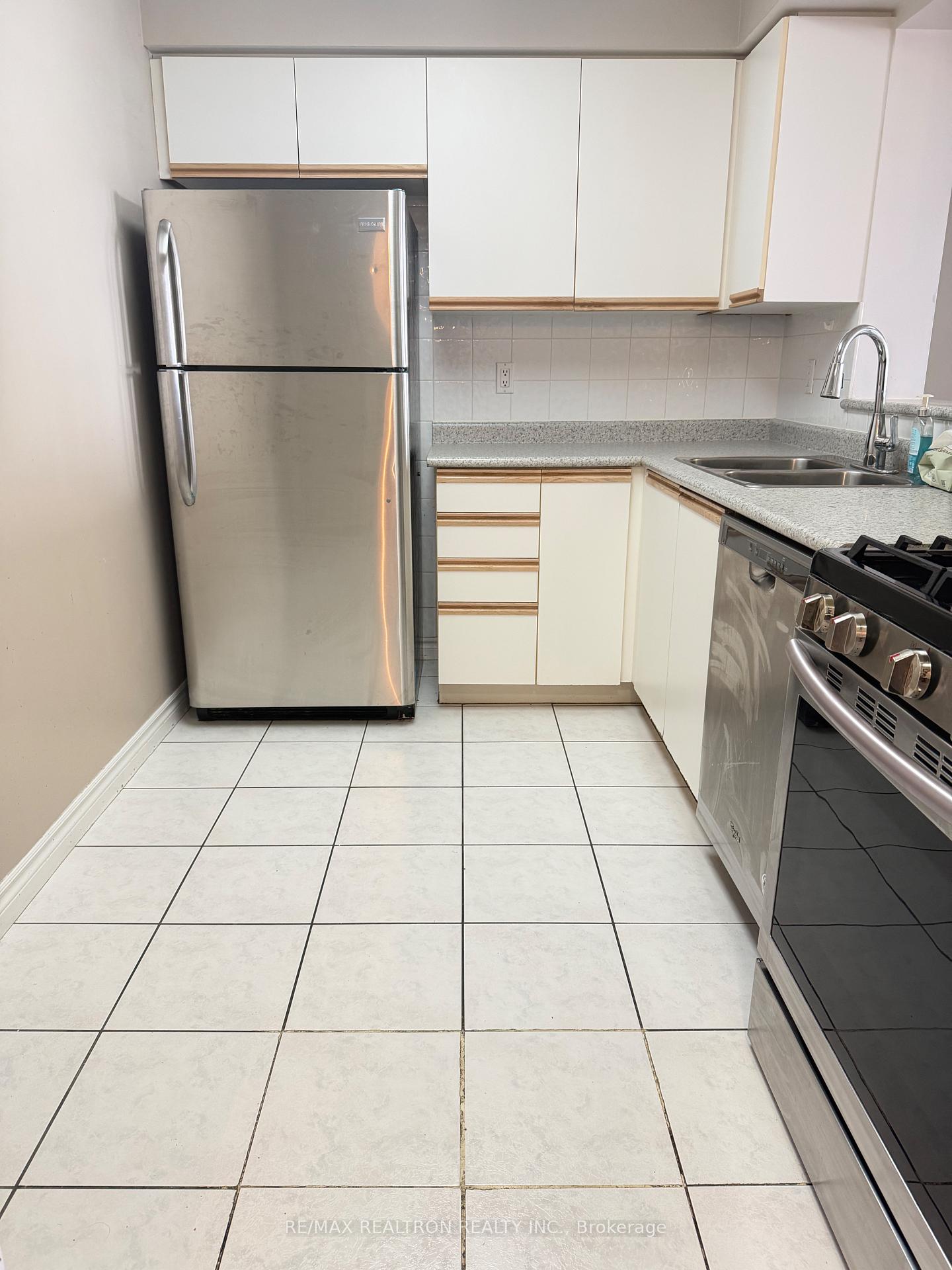 Photo 6 of Unit 2702, 115 Omni Drive, Scarborough, Bendale — HOMEH