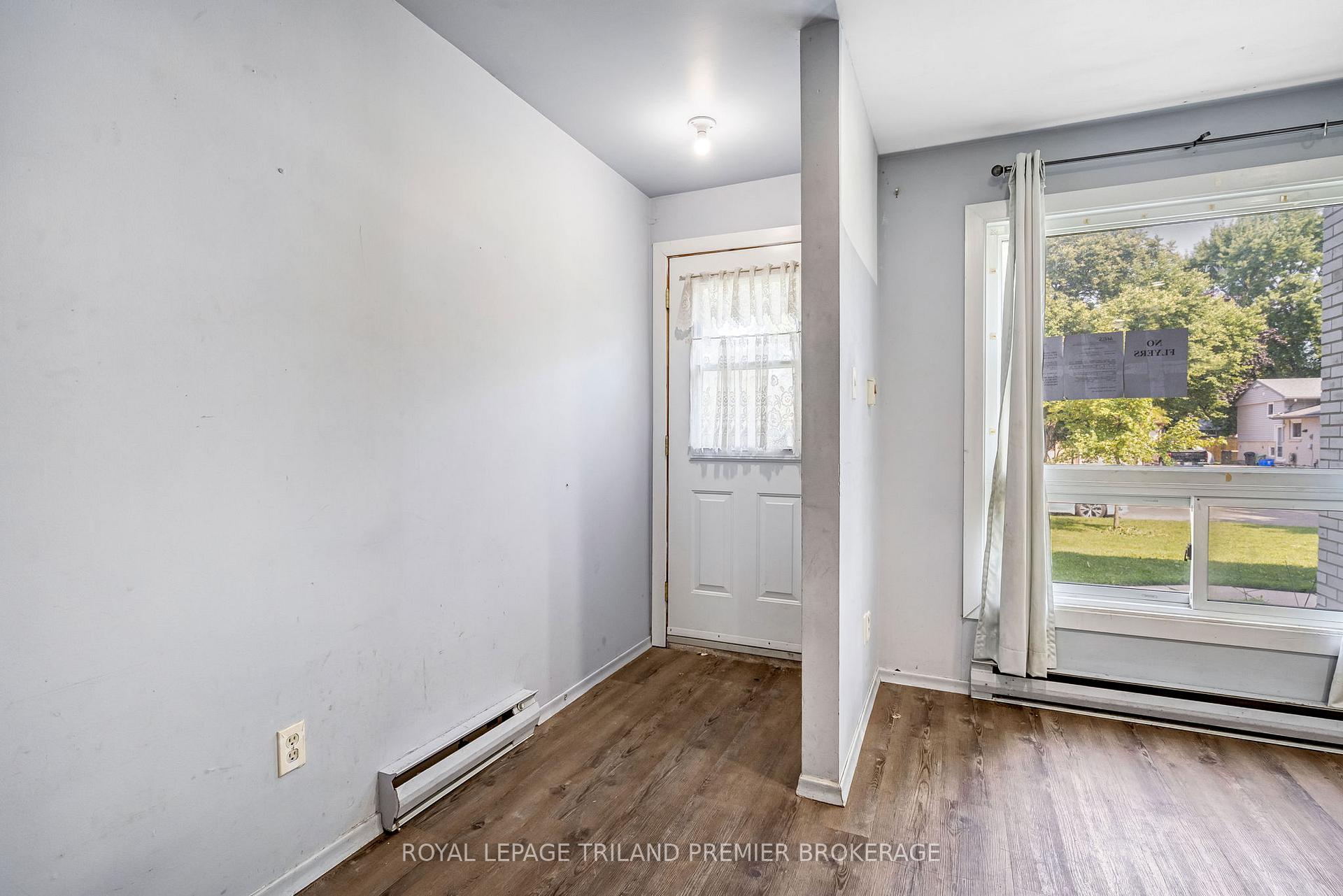 Photo 2 of Unit C, 101 Wellesley Crescent, London, East I — HOMEH