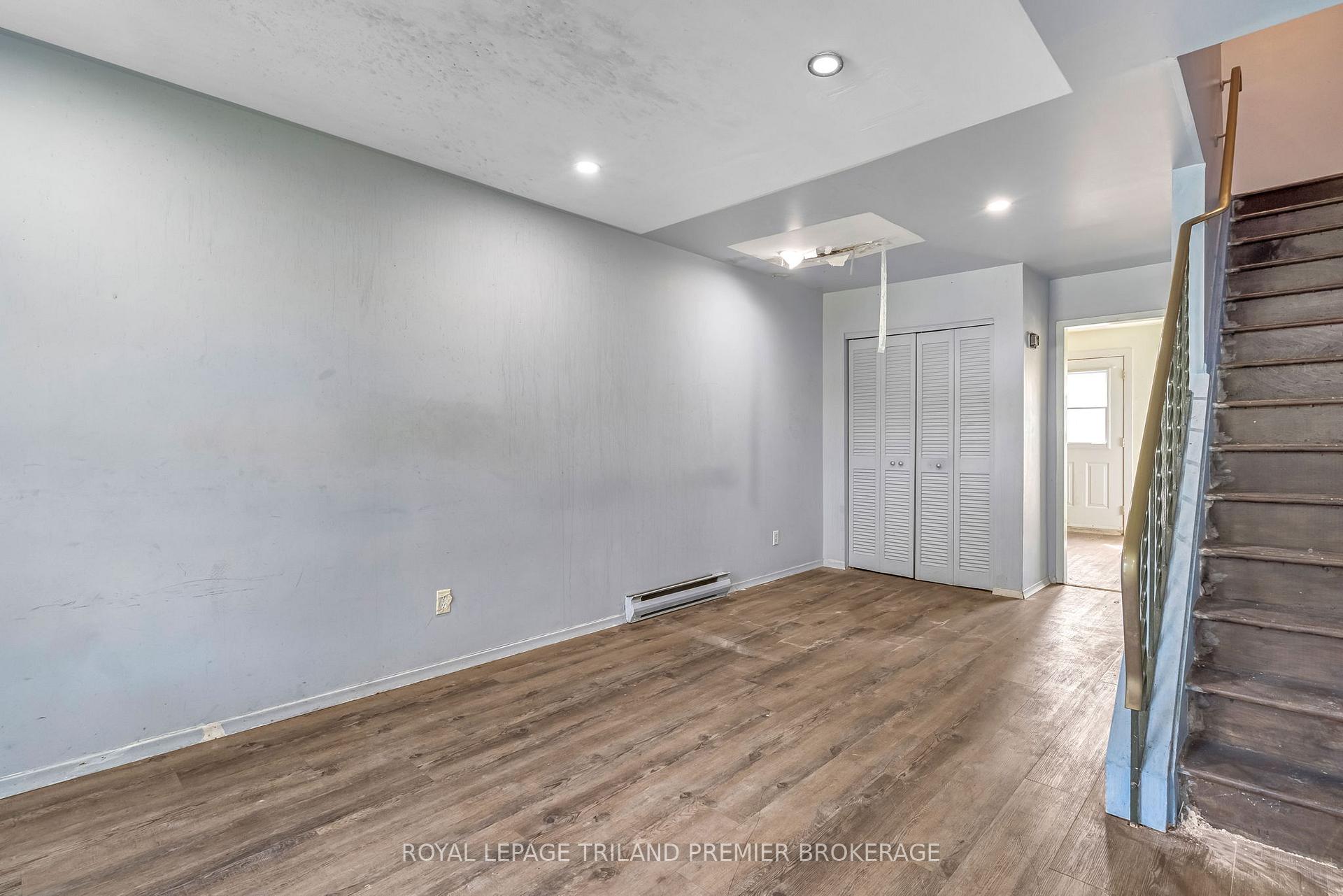 Photo 3 of Unit C, 101 Wellesley Crescent, London, East I — HOMEH