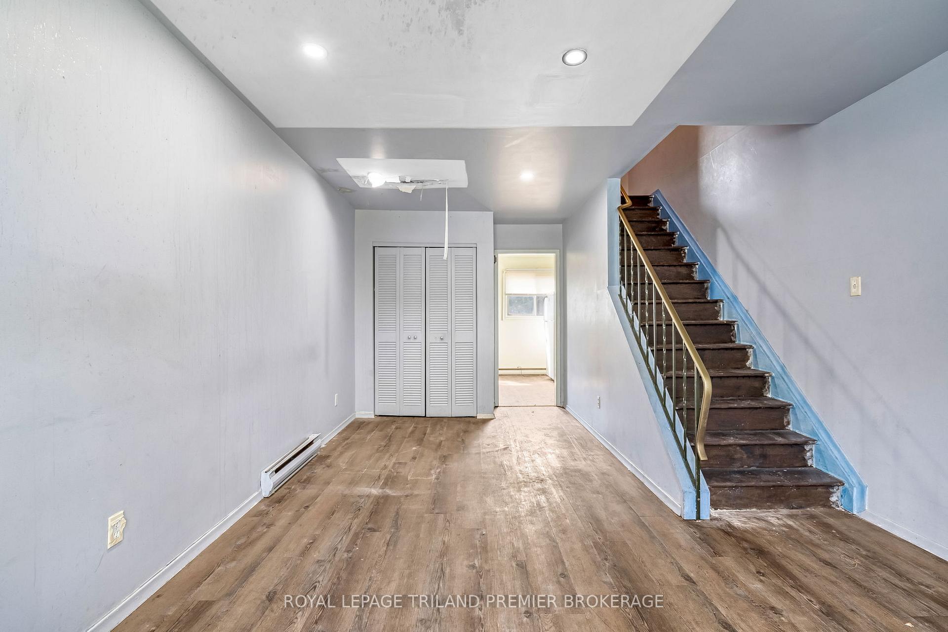 Photo 8 of Unit C, 101 Wellesley Crescent, London, East I — HOMEH