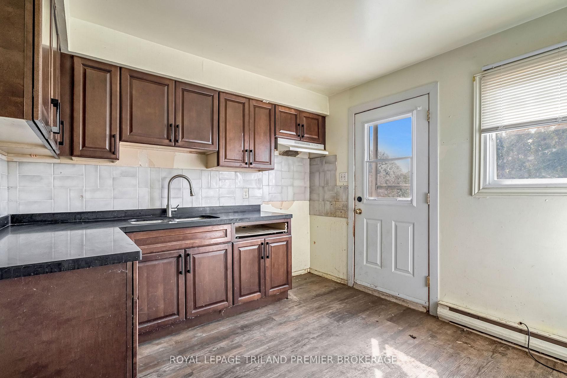 Photo 9 of Unit C, 101 Wellesley Crescent, London, East I — HOMEH