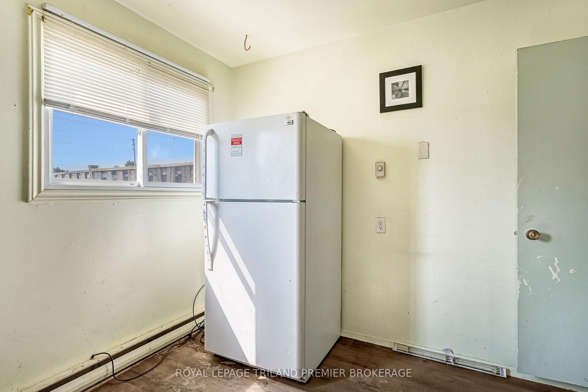 Photo 13 of Unit C, 101 Wellesley Crescent, London, East I — HOMEH