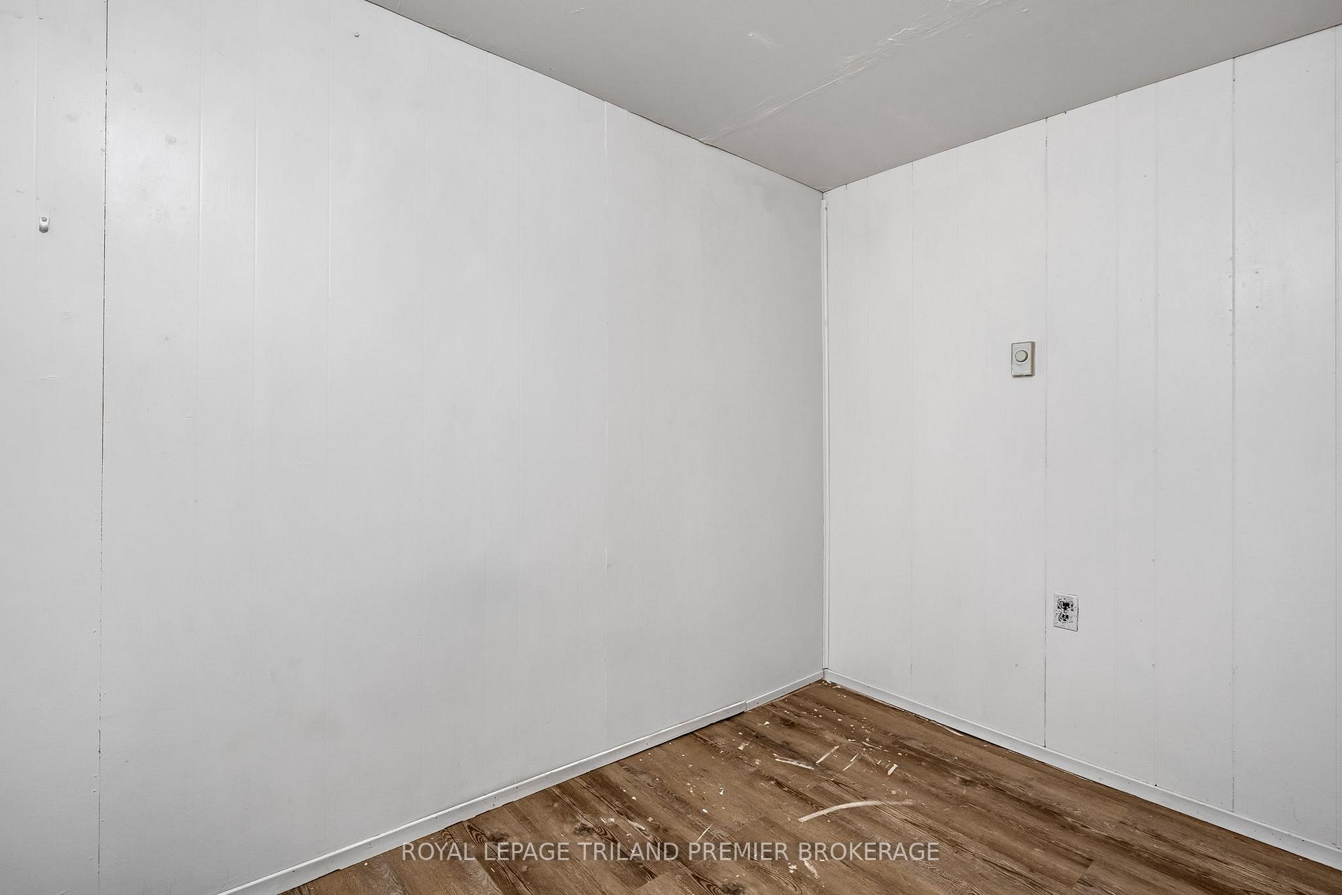 Photo 22 of Unit C, 101 Wellesley Crescent, London, East I — HOMEH