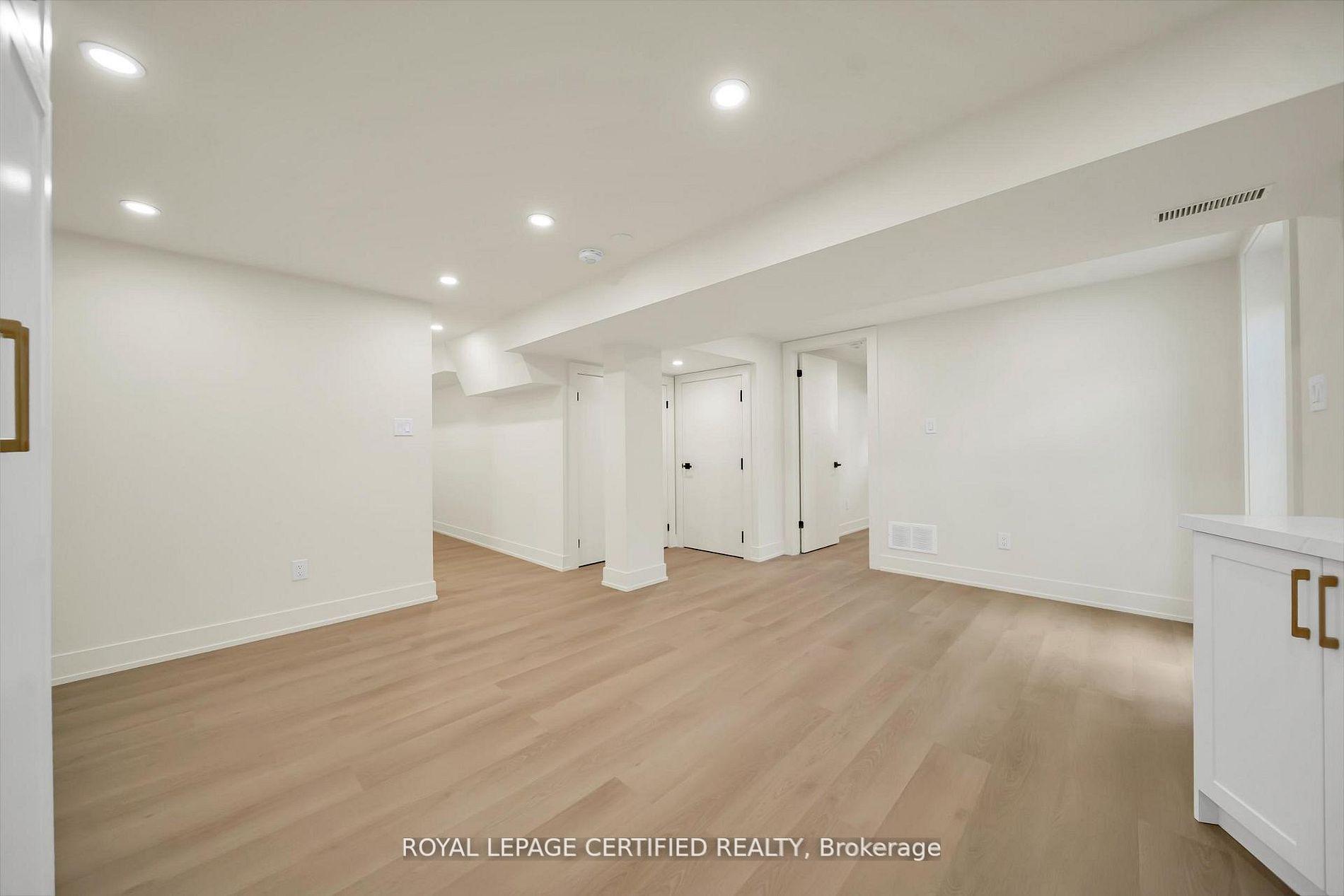 Photo 10 of Unit Lower, 5016 Natkarni Crescent, Mississauga, East Credit — HOMEH
