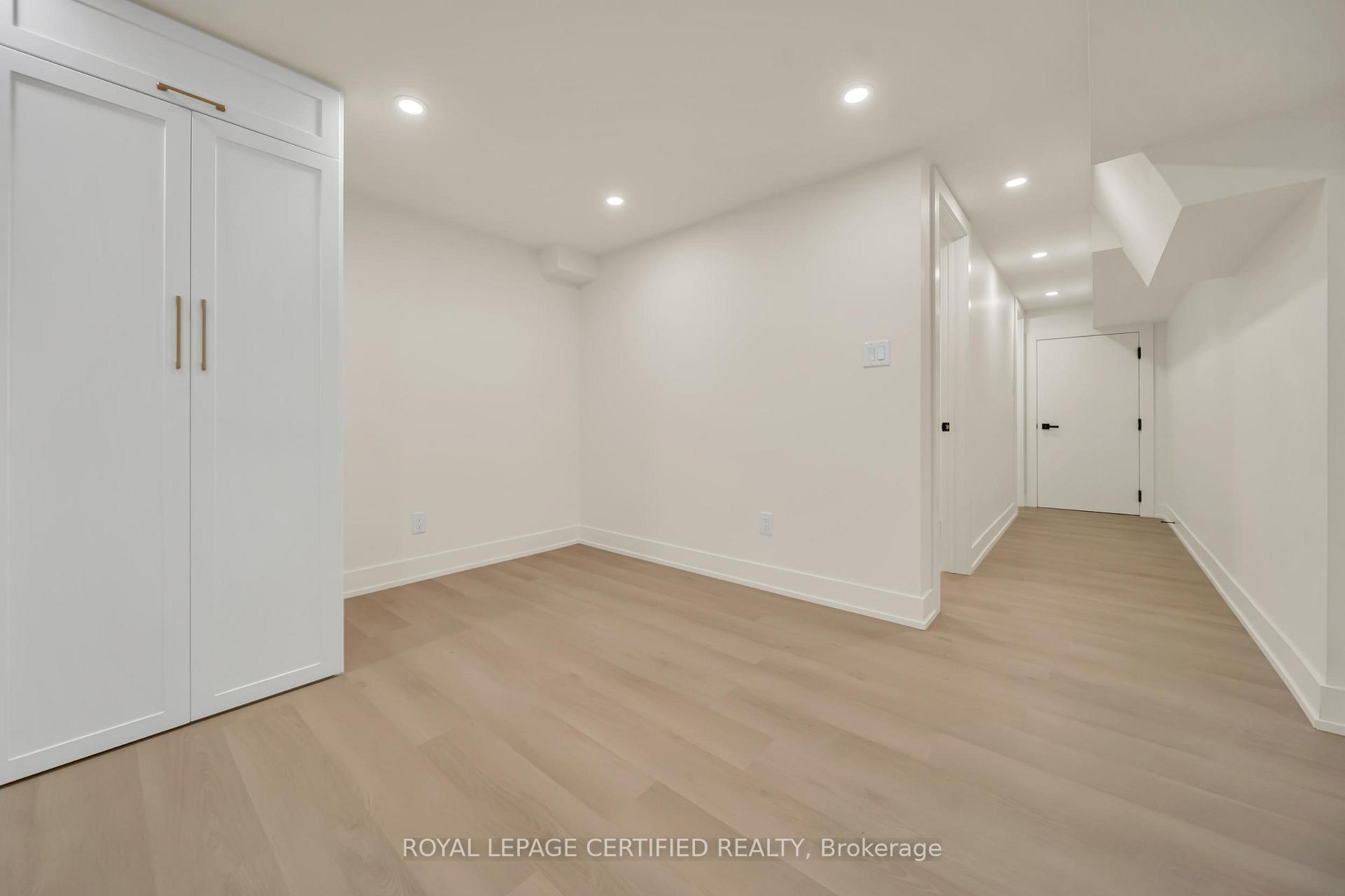Photo 14 of Unit Lower, 5016 Natkarni Crescent, Mississauga, East Credit — HOMEH