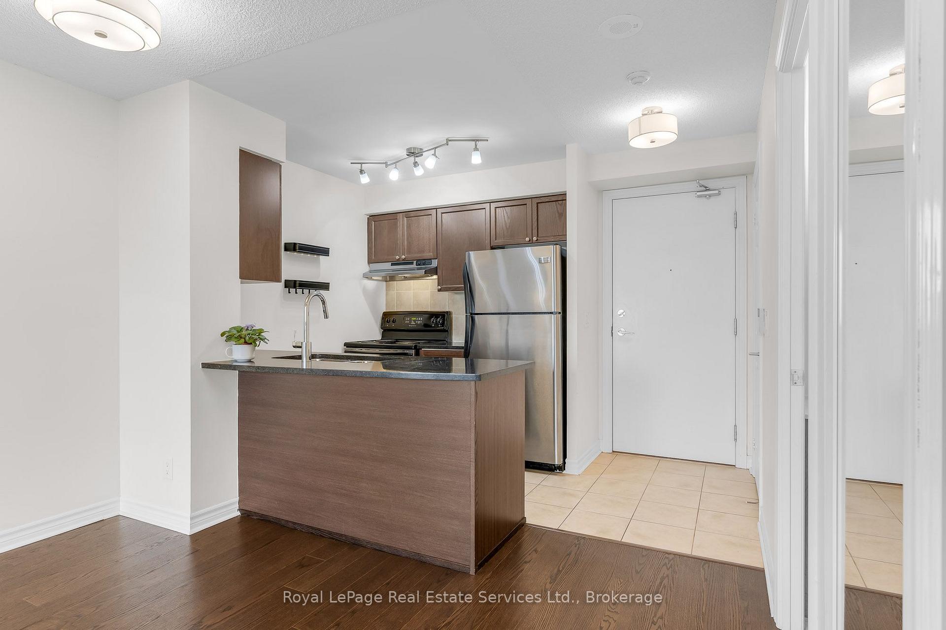 Photo 4 of Unit 806, 2379 Central Park Drive, Oakville, River Oaks — HOMEH