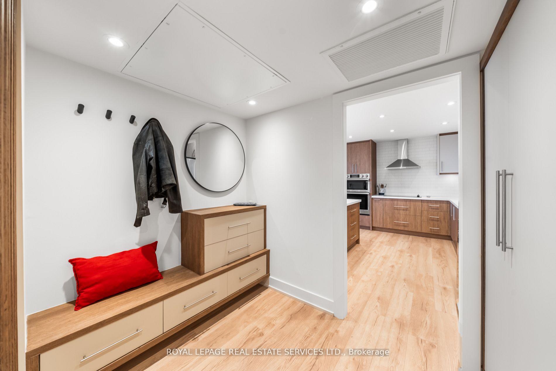 Photo 14 of Unit 2008, 175 Cumberland Street, Toronto, The Annex — HOMEH