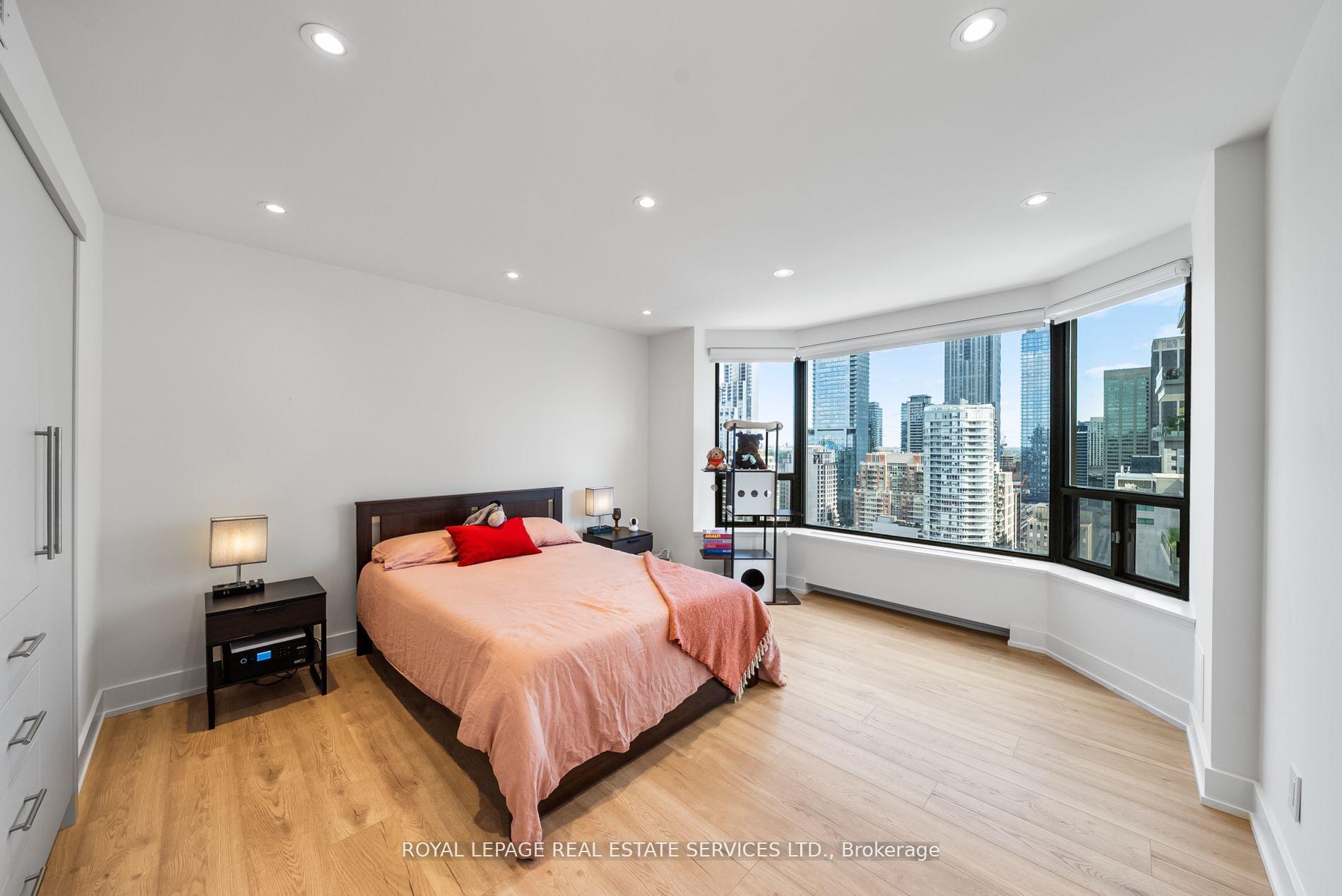 Photo 18 of Unit 2008, 175 Cumberland Street, Toronto, The Annex — HOMEH