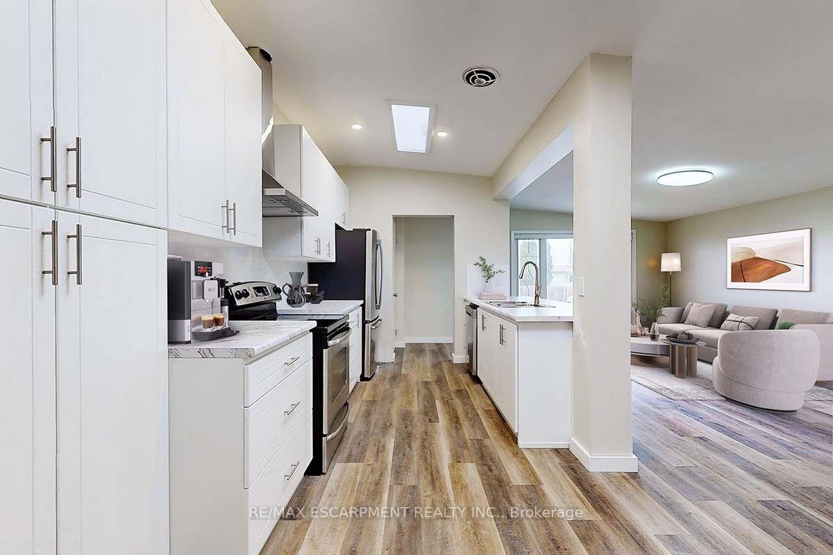 Photo 6 of Unit UPPER, 65 Fielding Crescent, Hamilton, Lawfield — HOMEH