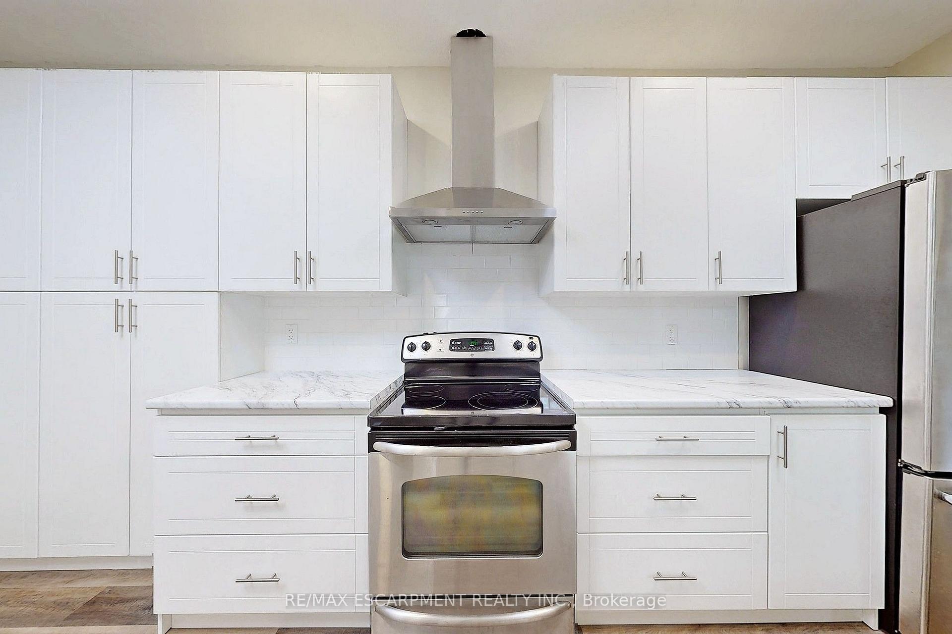 Photo 8 of Unit UPPER, 65 Fielding Crescent, Hamilton, Lawfield — HOMEH