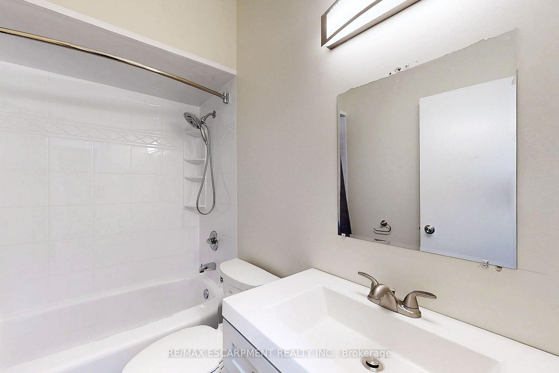 Photo 17 of Unit UPPER, 65 Fielding Crescent, Hamilton, Lawfield — HOMEH