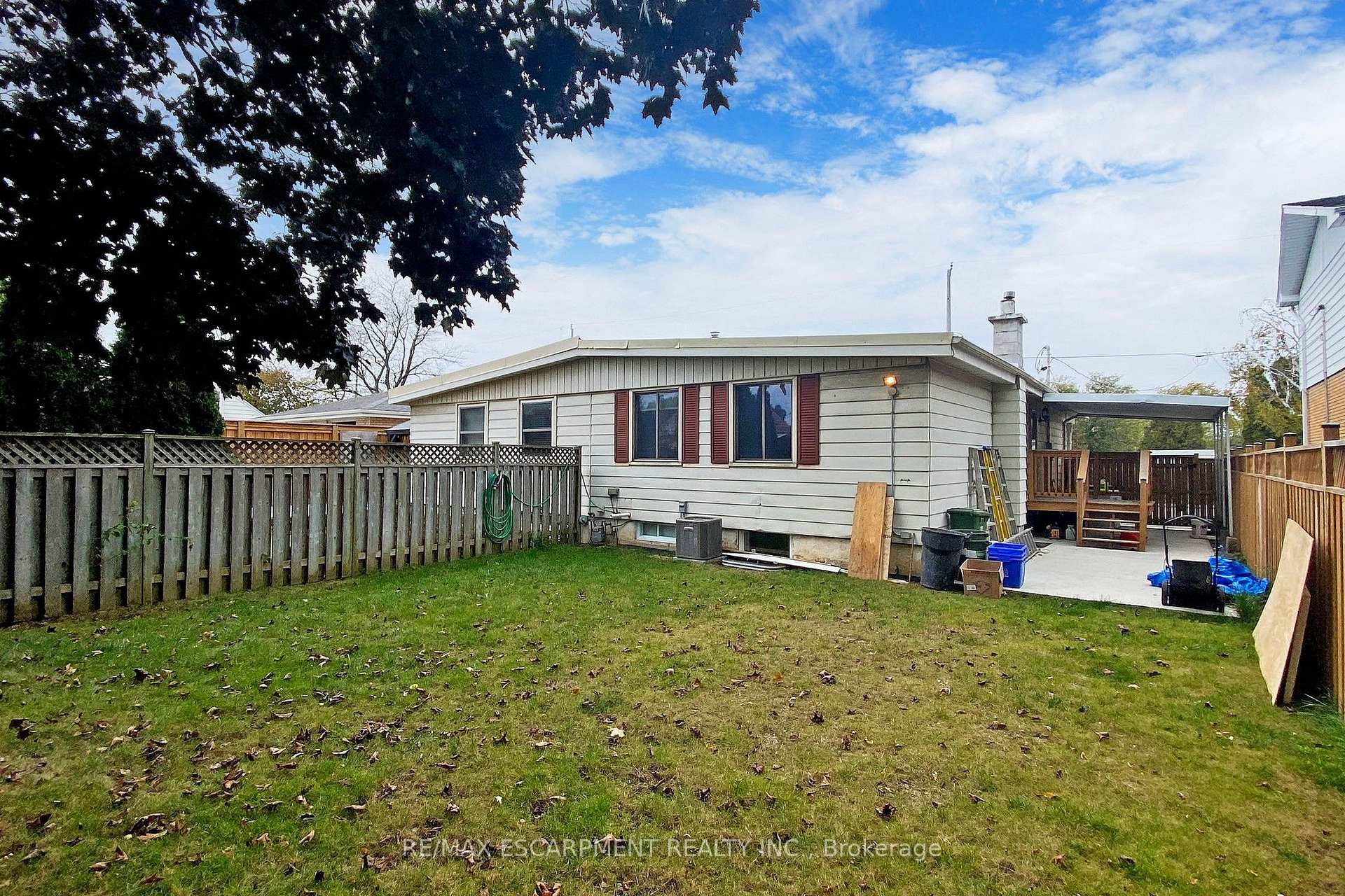 Photo 19 of Unit UPPER, 65 Fielding Crescent, Hamilton, Lawfield — HOMEH