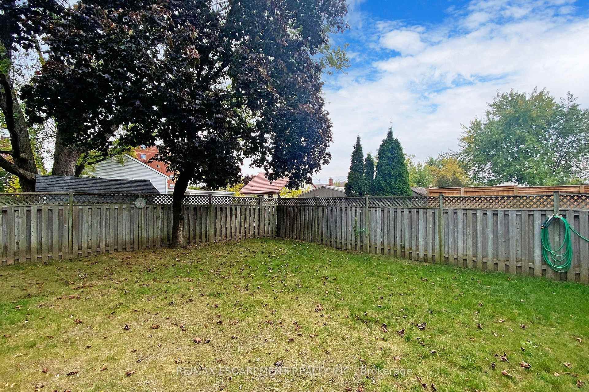 Photo 21 of Unit UPPER, 65 Fielding Crescent, Hamilton, Lawfield — HOMEH