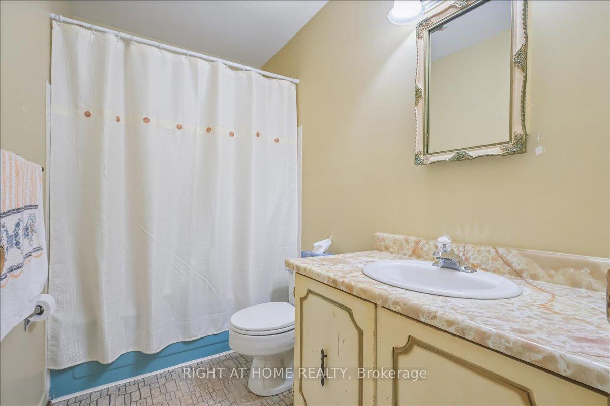Photo 19 of Unit 2, 1020 Central Park Drive, Brampton, Northgate — HOMEH