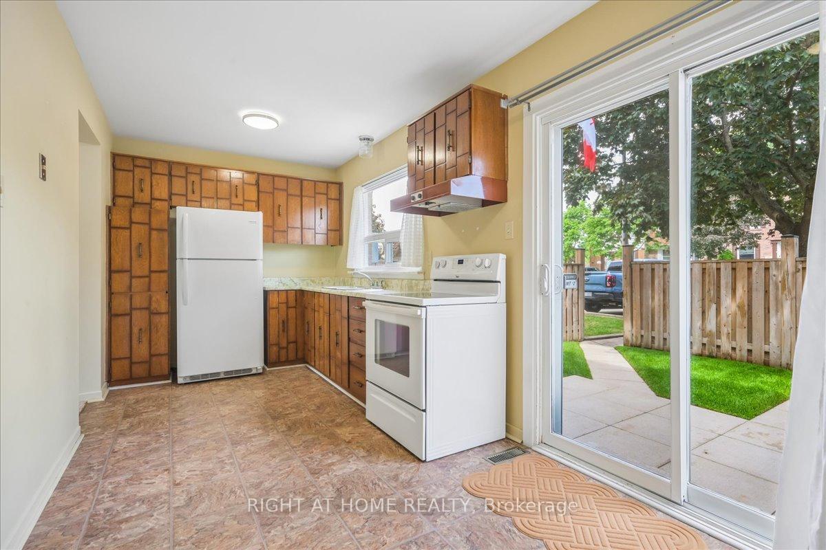 Photo 20 of Unit 2, 1020 Central Park Drive, Brampton, Northgate — HOMEH