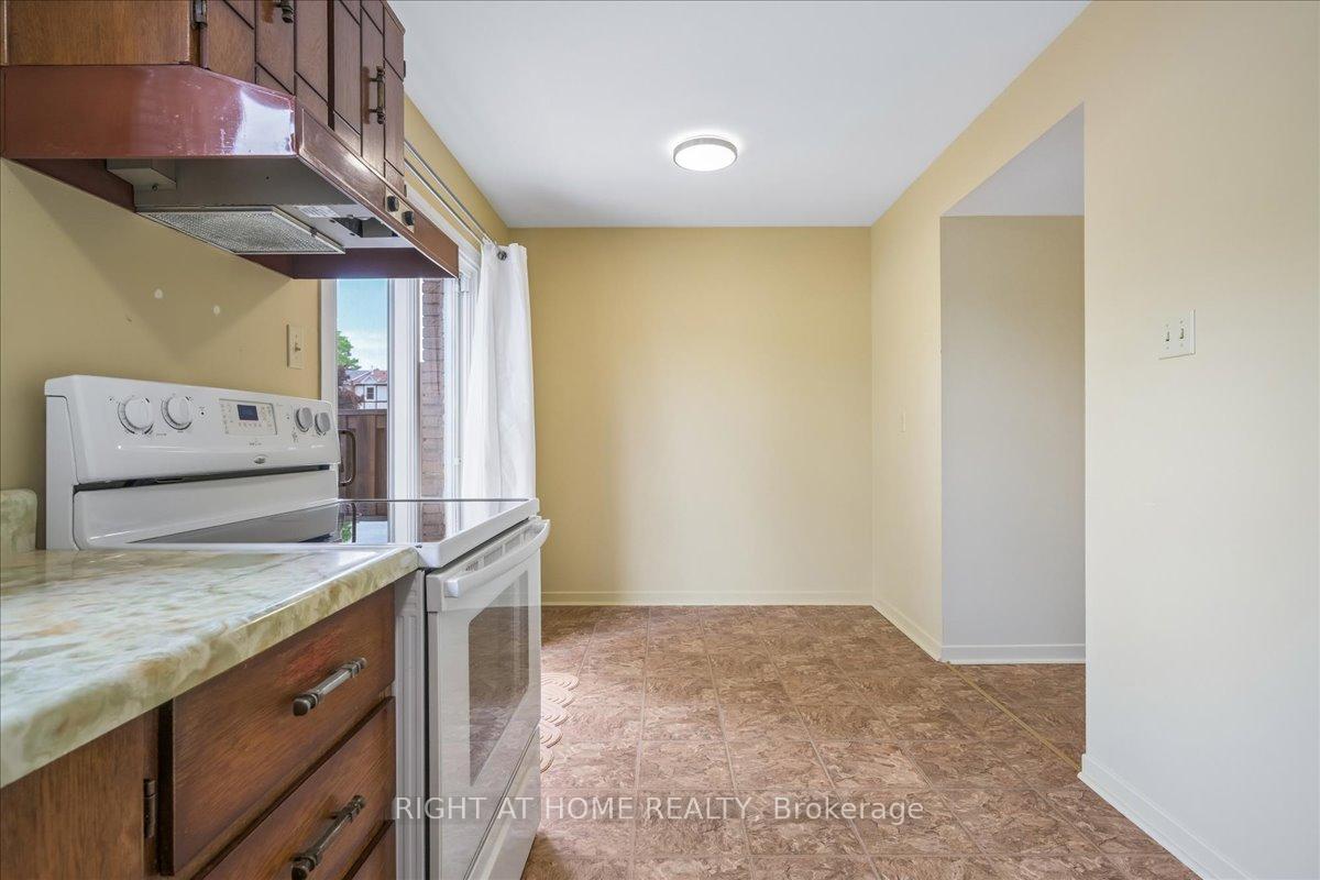 Photo 22 of Unit 2, 1020 Central Park Drive, Brampton, Northgate — HOMEH